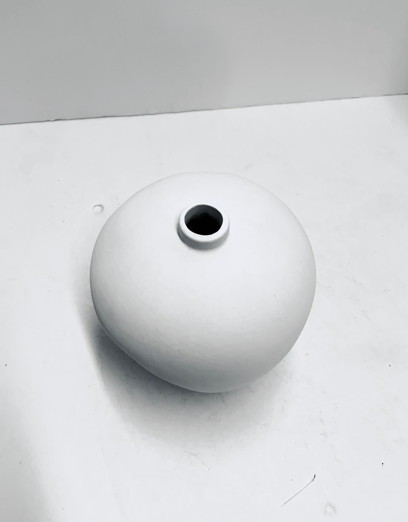 White V Shaped Petite Danish Design Vase, China, Contemporary In New Condition For Sale In New York, NY