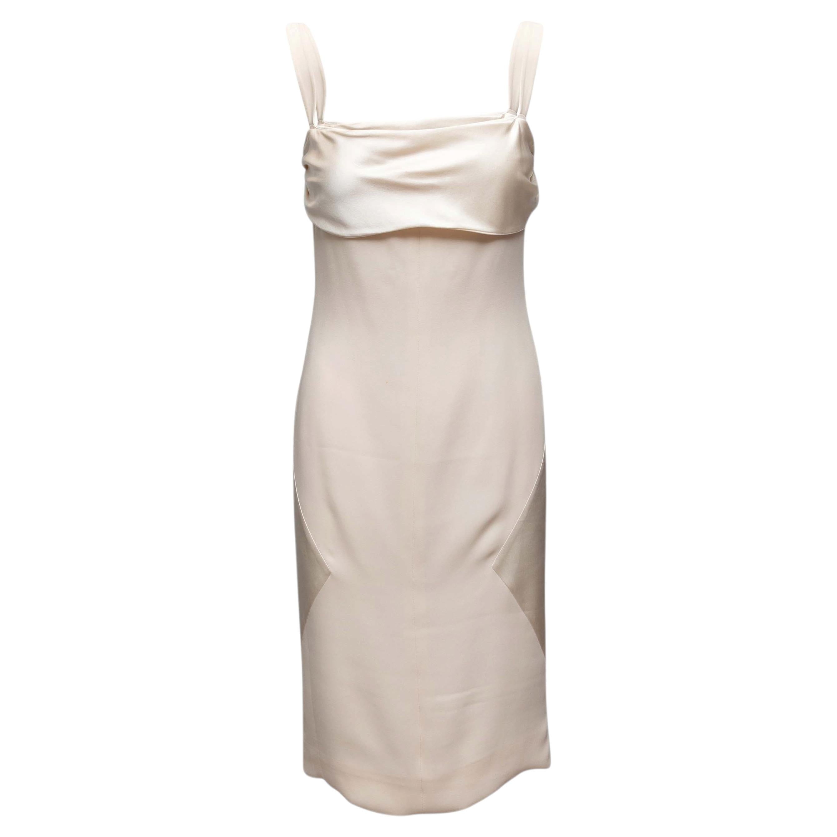 Vestido blanco de Valentino con capa de seda en la espalda. Talla 4 de EE. UU.