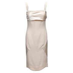 Vestido blanco de Valentino con capa de seda en la espalda. Talla 4 de EE. UU.