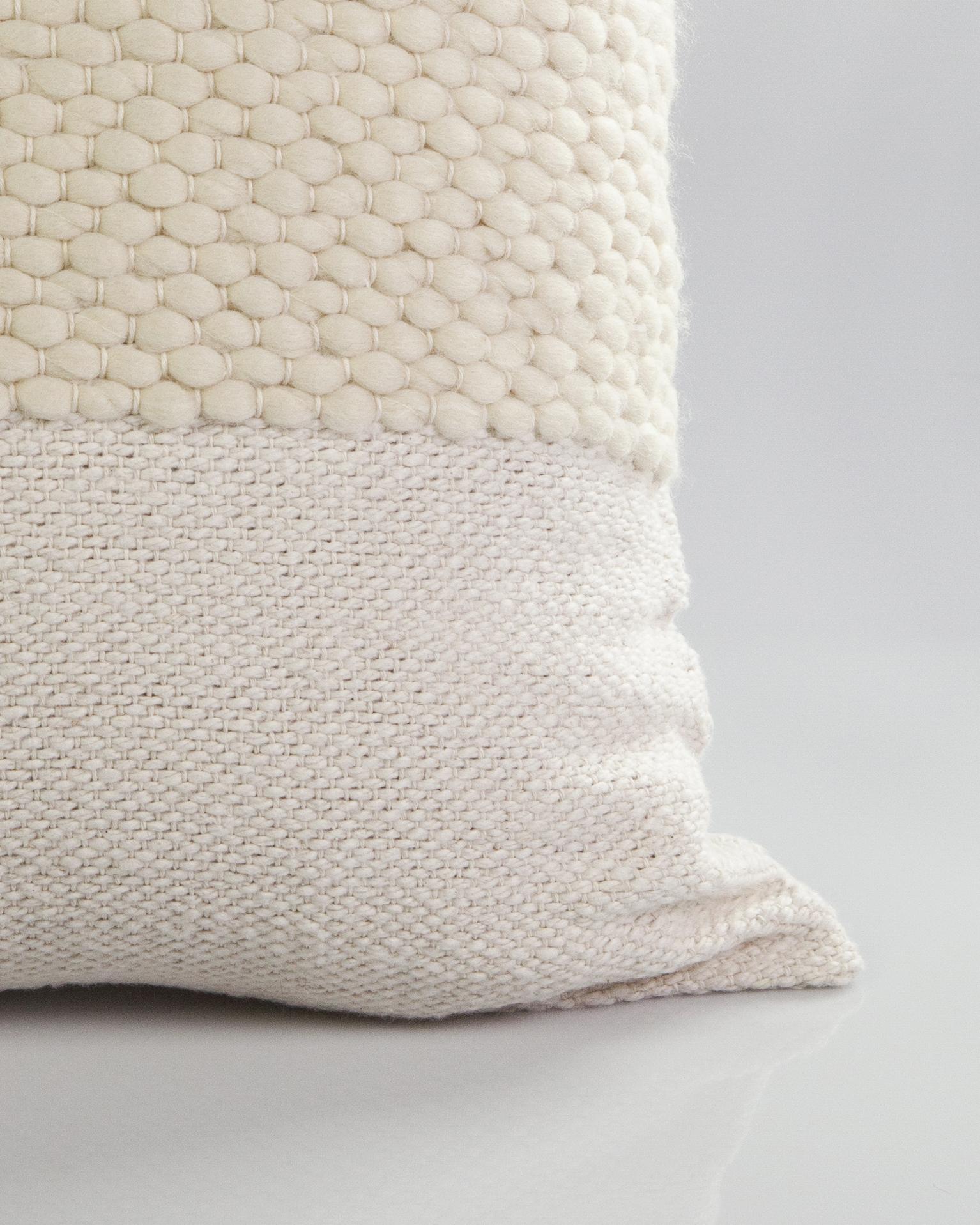 White Valle Cotton and Wool Handmade Throw Pillow In New Condition For Sale In West Hollywood, CA