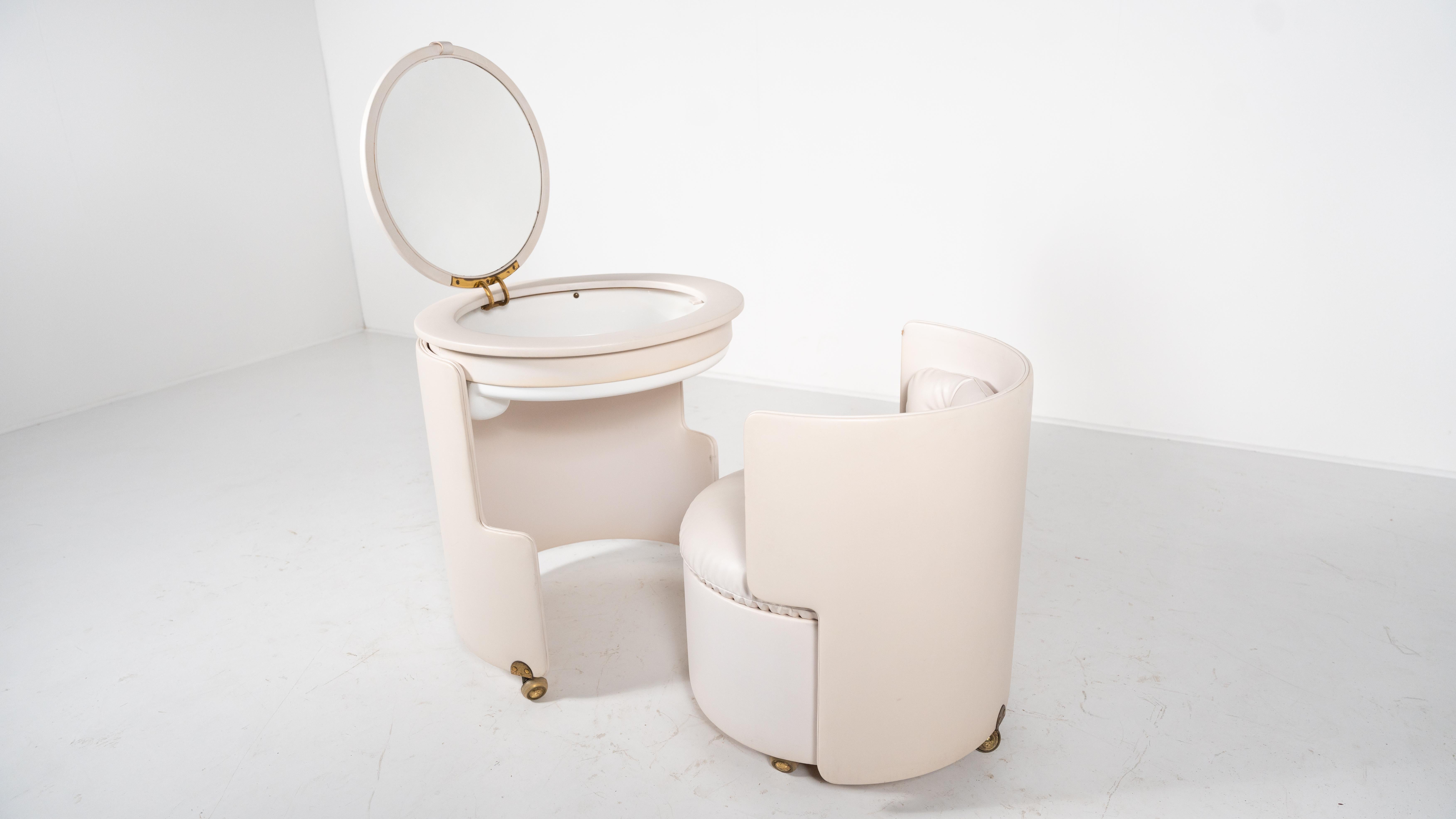 White Vanity Mod. Dilly Daily by Luigi Massoni for Poltrona Frau, 1968 2