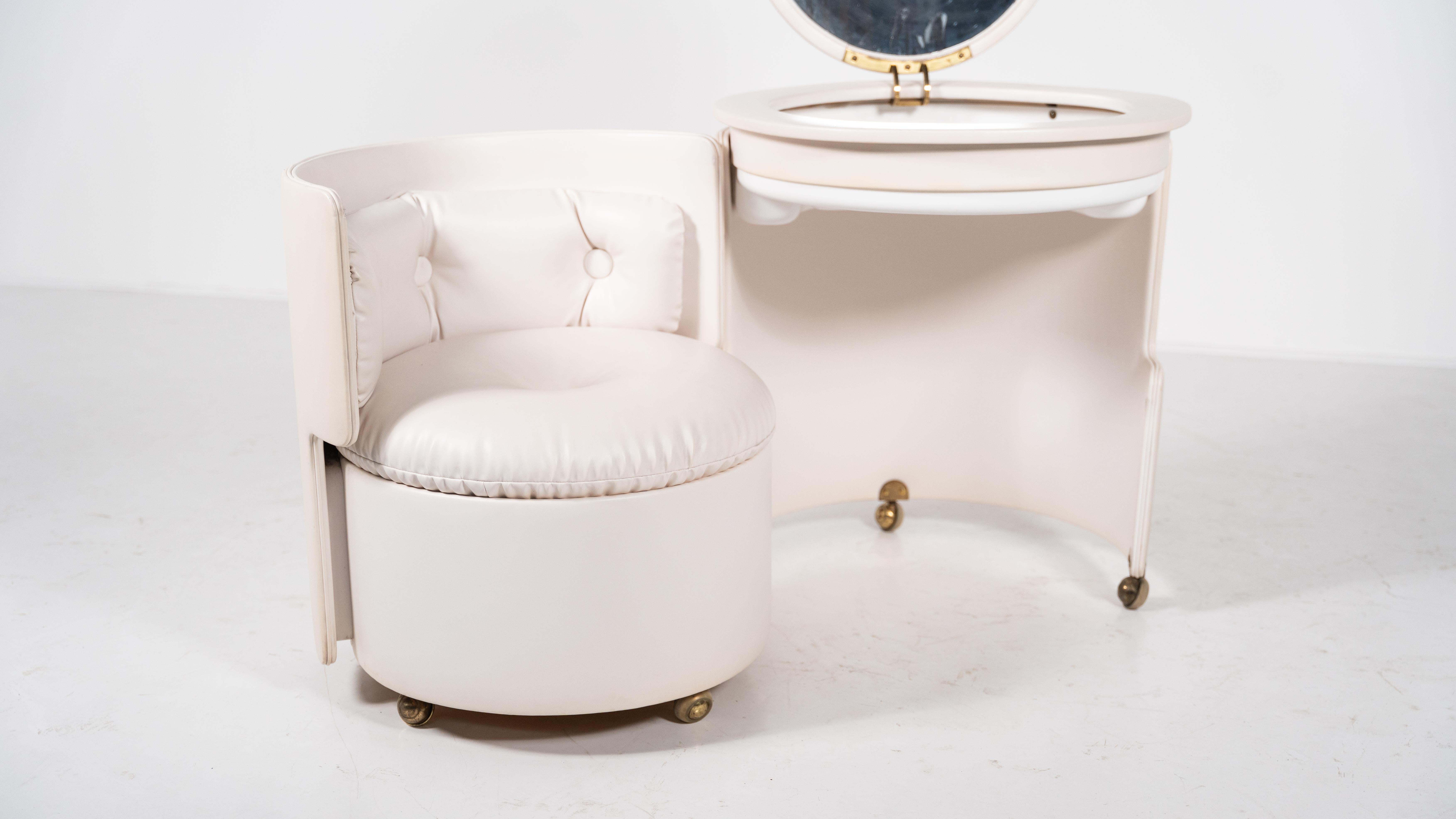 White Vanity Mod. Dilly Daily by Luigi Massoni for Poltrona Frau, 1968 4