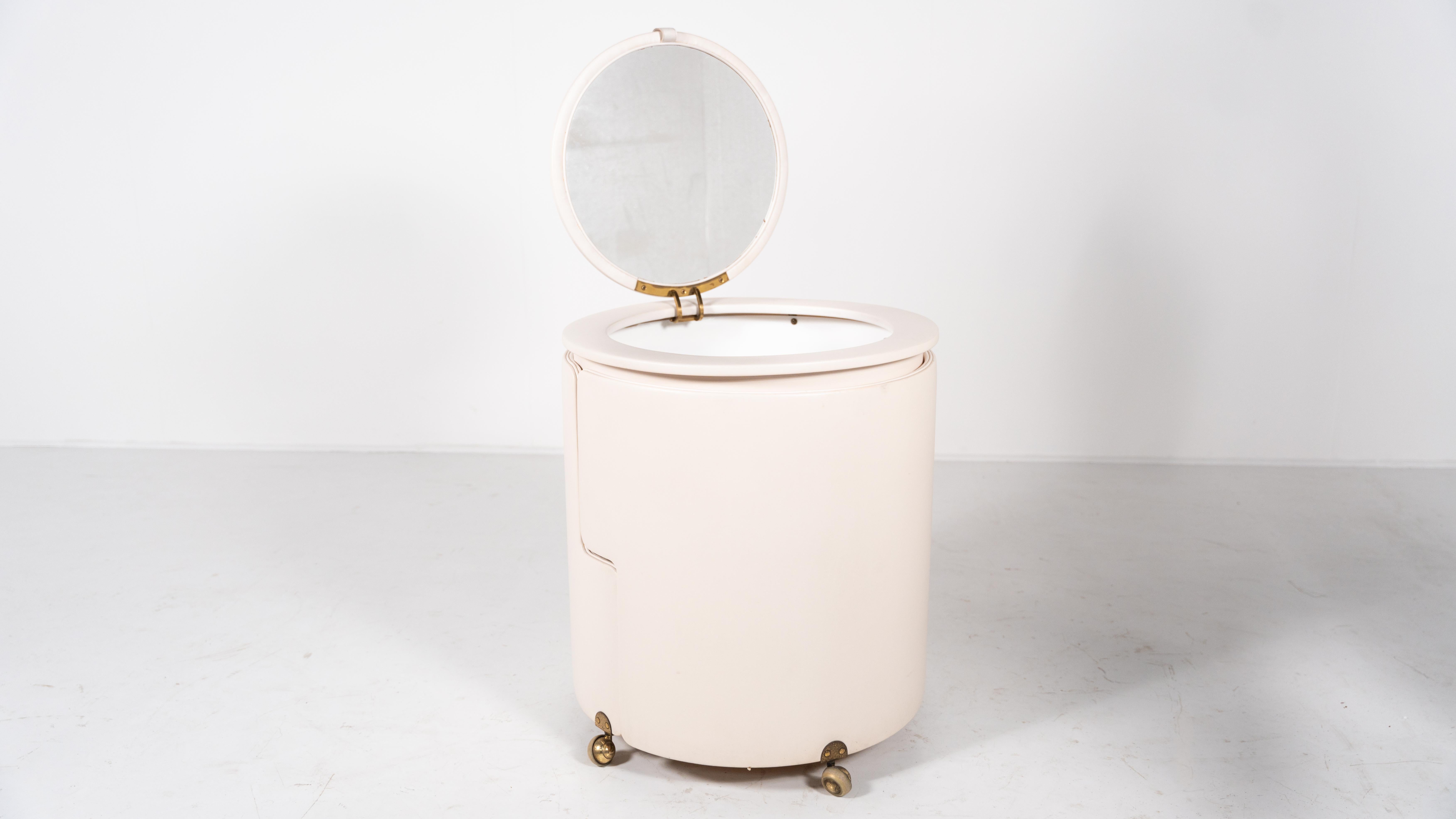 White Vanity Mod. Dilly Daily by Luigi Massoni for Poltrona Frau, 1968 For Sale 8
