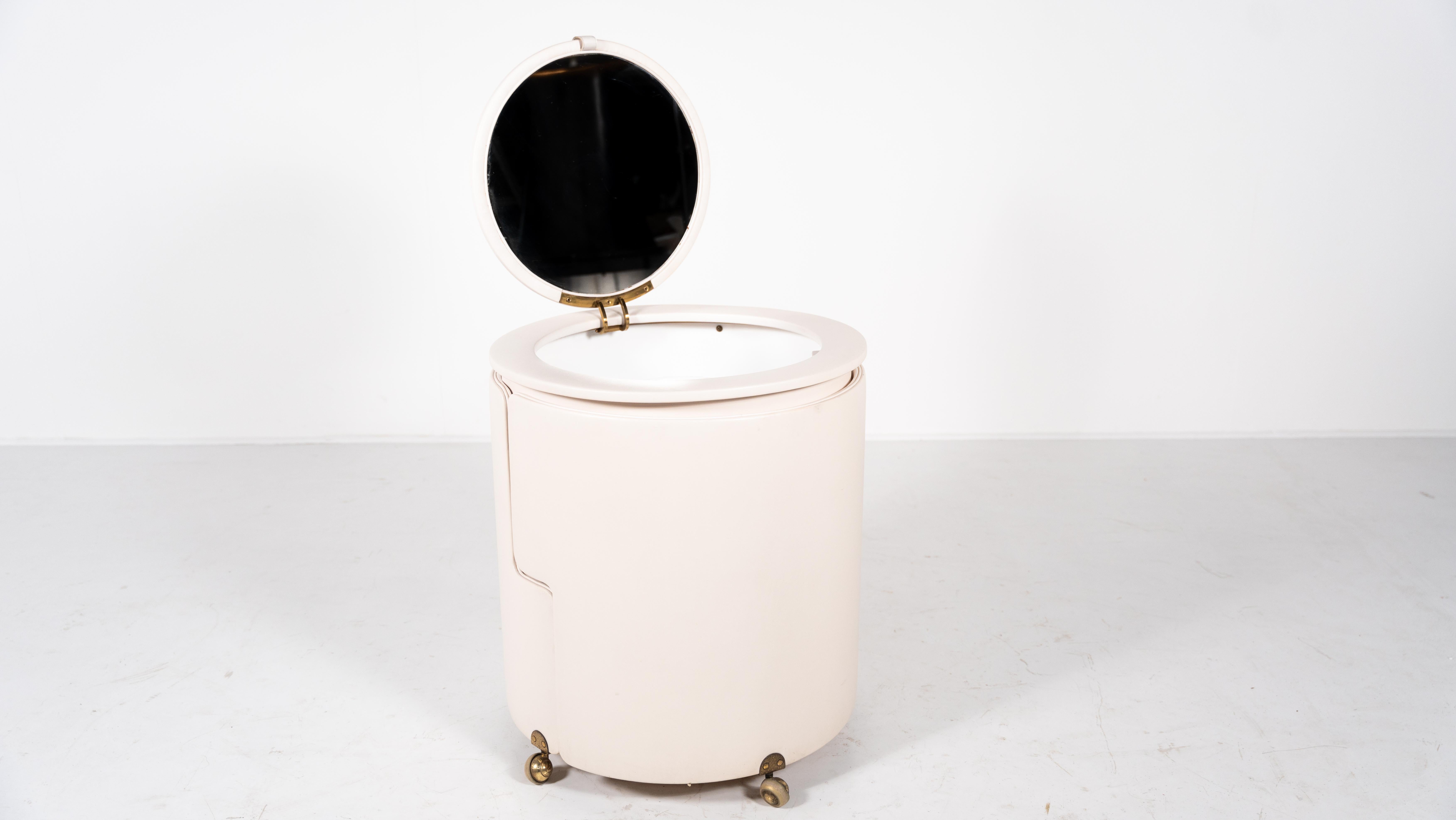 White Vanity Mod. Dilly Daily by Luigi Massoni for Poltrona Frau, 1968 For Sale 10