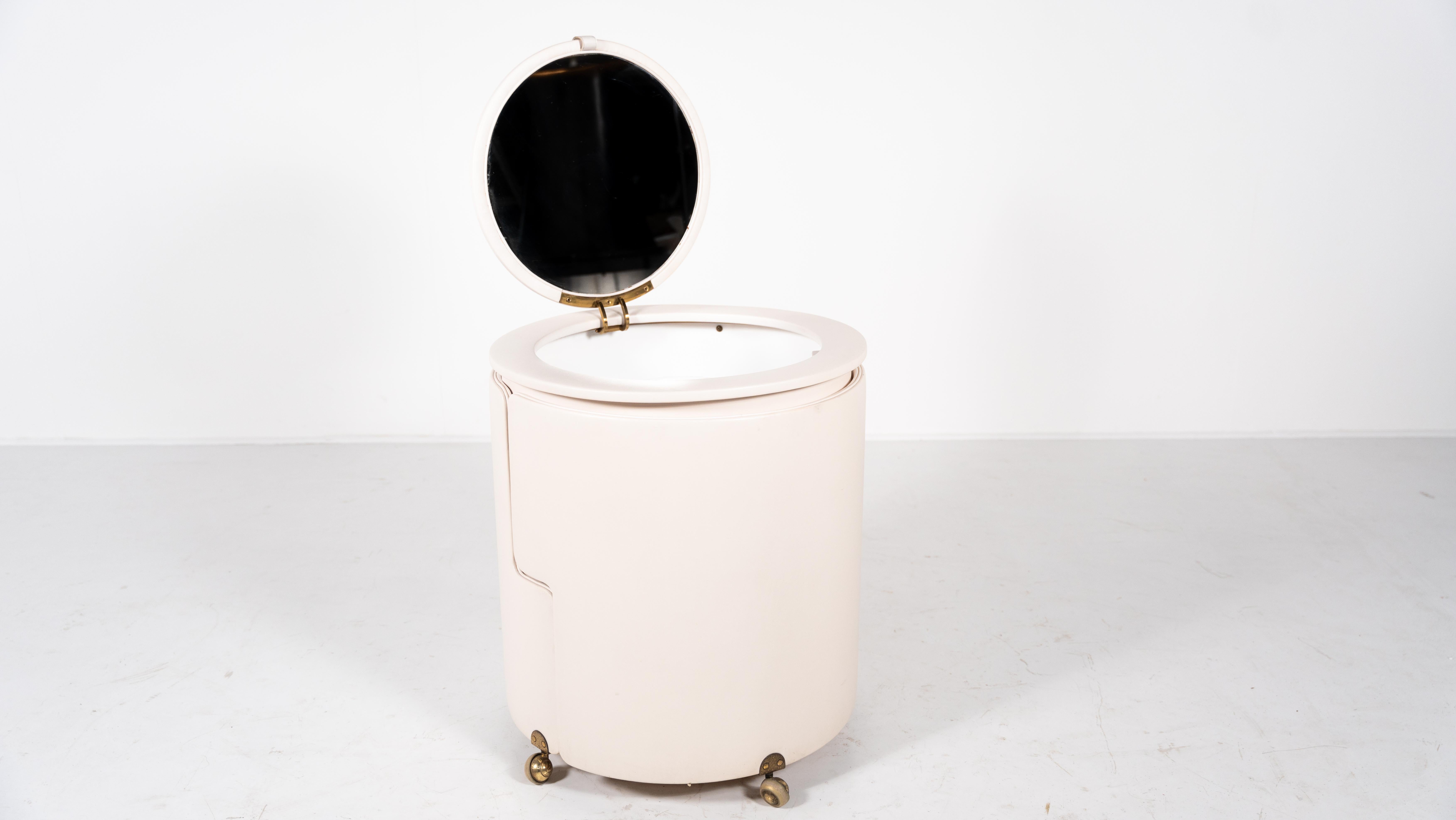White Vanity Mod. Dilly Daily by Luigi Massoni for Poltrona Frau, 1968 8