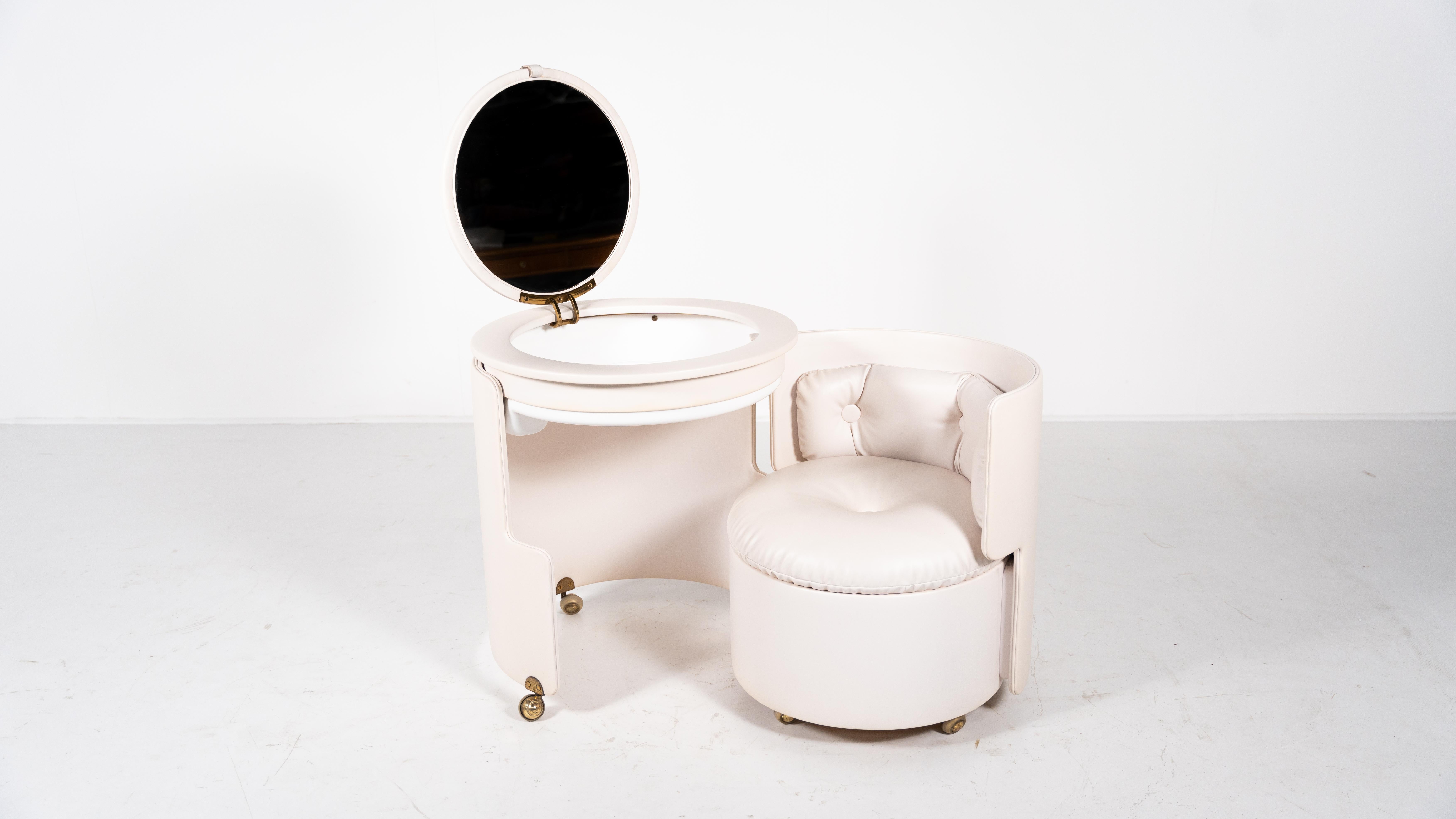 White Vanity Mod. Dilly Daily by Luigi Massoni for Poltrona Frau, 1968 For Sale 11