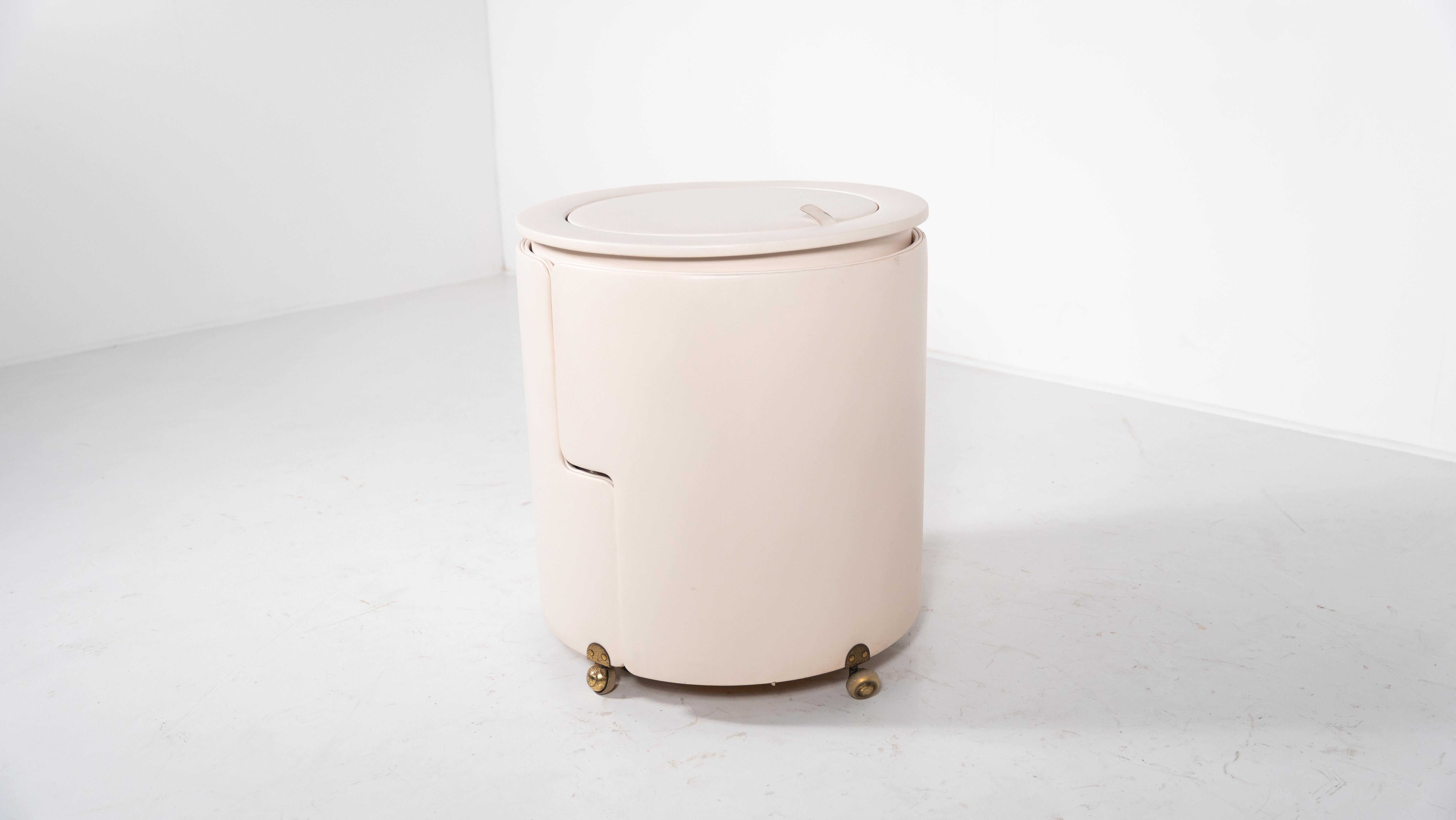 Italian White Vanity Mod. Dilly Daily by Luigi Massoni for Poltrona Frau, 1968