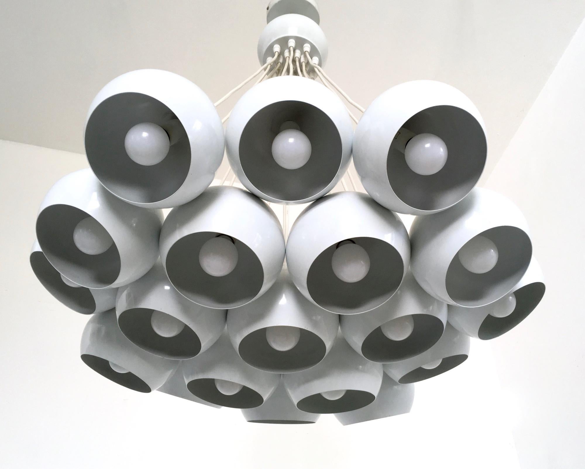 White Varnished Metal Chandelier with Nineteen Lampshades, Italy, 1980s 2