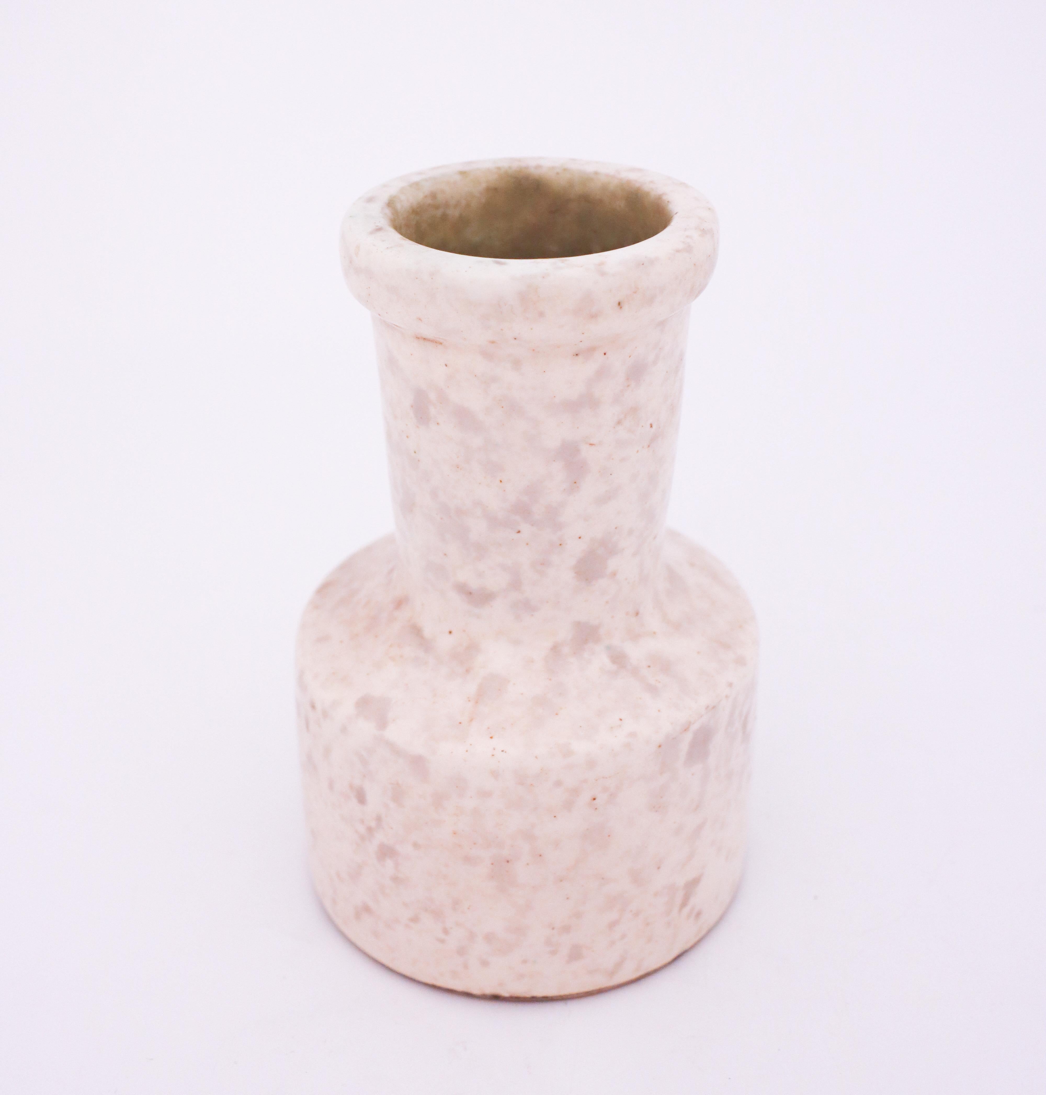 Français Vase blanc, céramique de Hans Hedberg, Biot, France, Scandinavian Modern en vente