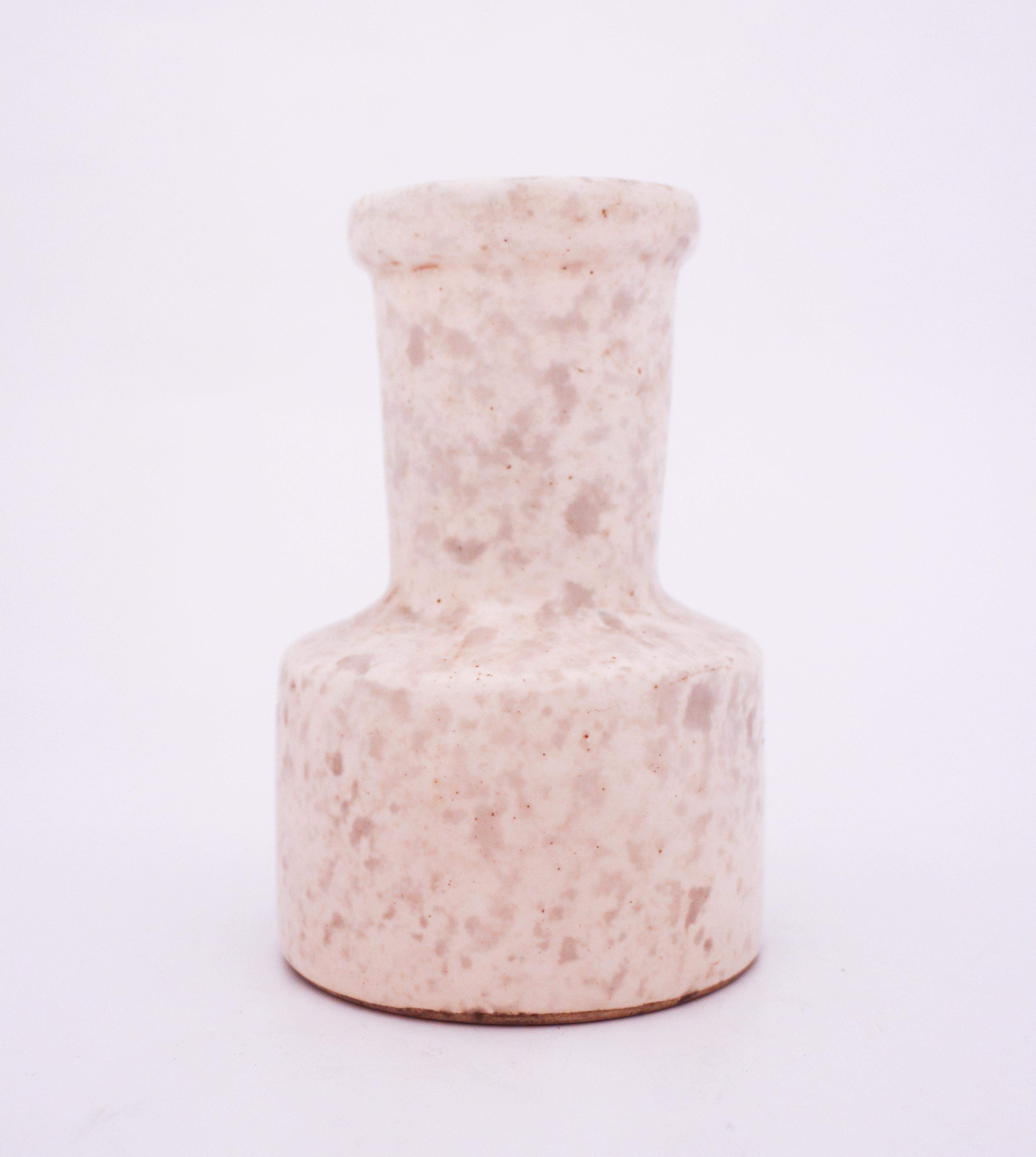 Vase blanc, céramique de Hans Hedberg, Biot, France, Scandinavian Modern Bon état - En vente à Stockholm, SE