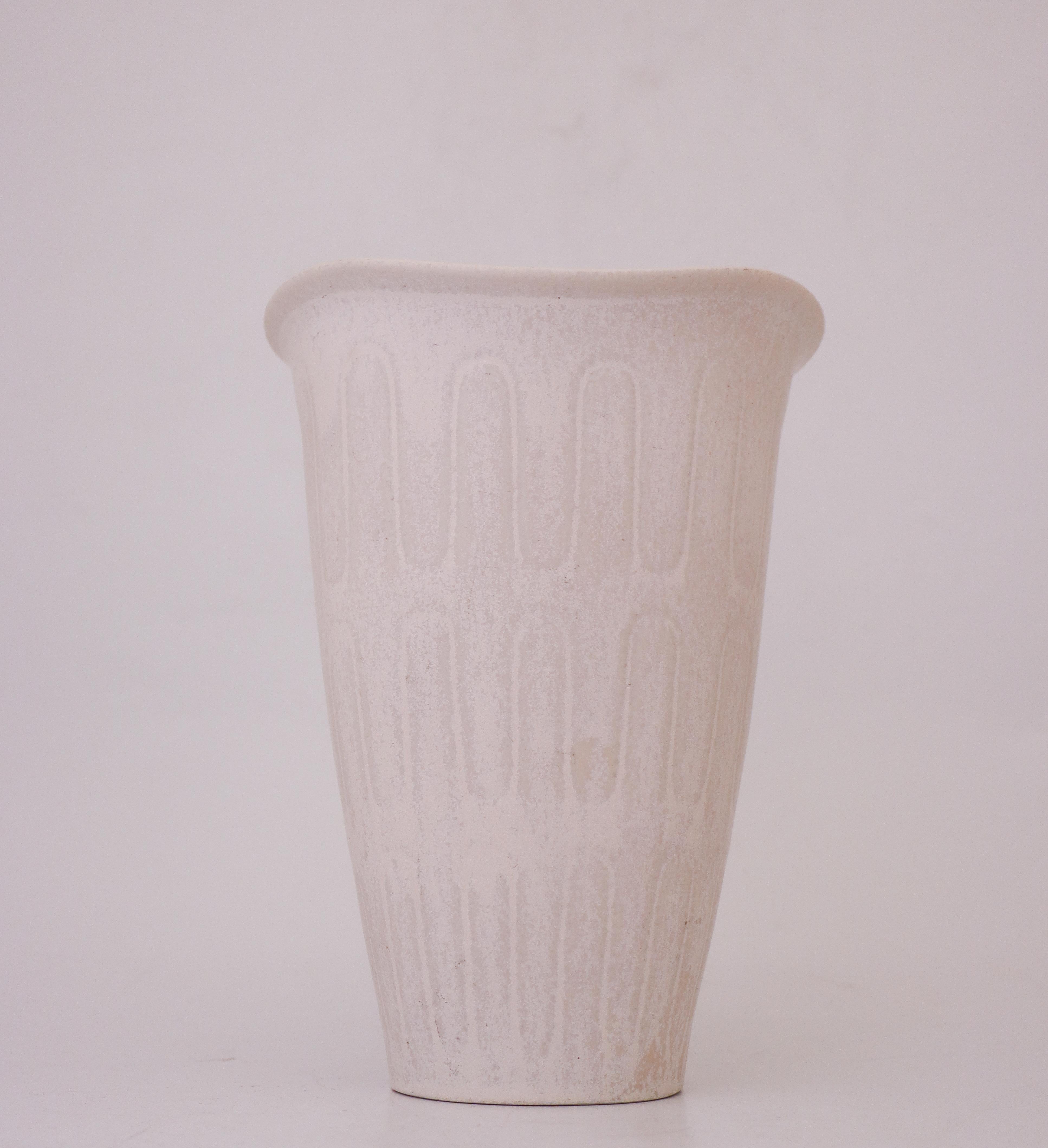 Glazed White Vase, Gunnar Nylund, Rörstrand, 1950s, Mid-Century Vintage For Sale