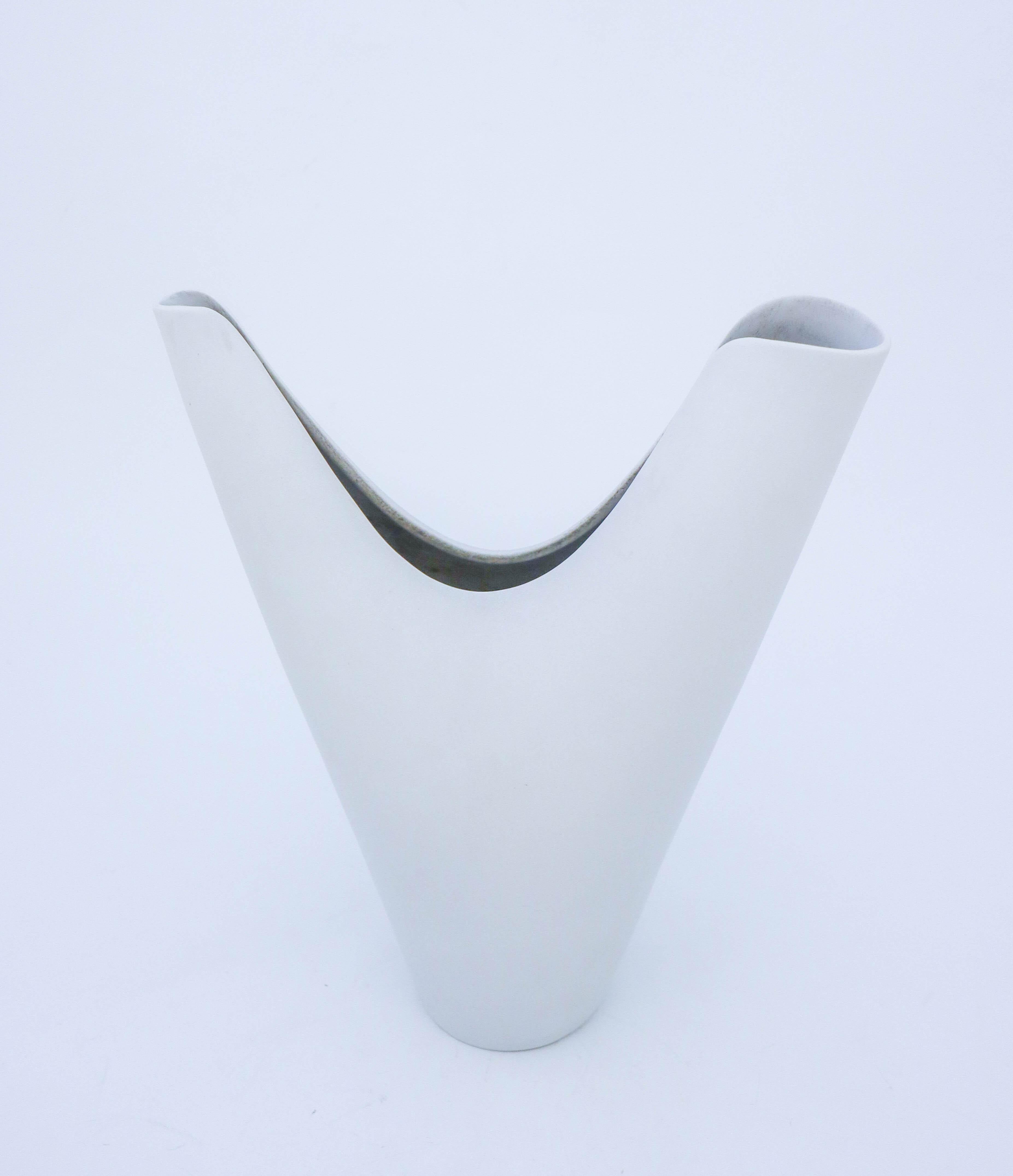 Glazed White Vase, Veckla, Carrara, Stig Lindberg Gustavsberg