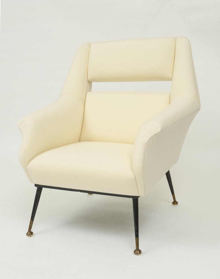 Mid-Century Modern White Velvet Gigi Radice Minotti Pair of Lounge Chairs, Italy, 1950s For Sale