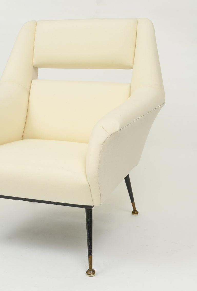 Italian White Velvet Gigi Radice Minotti Pair of Lounge Chairs, Italy, 1950s For Sale