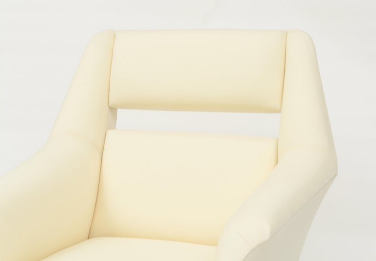 White Velvet Gigi Radice Minotti Pair of Lounge Chairs, Italy, 1950s In Good Condition For Sale In New York, NY