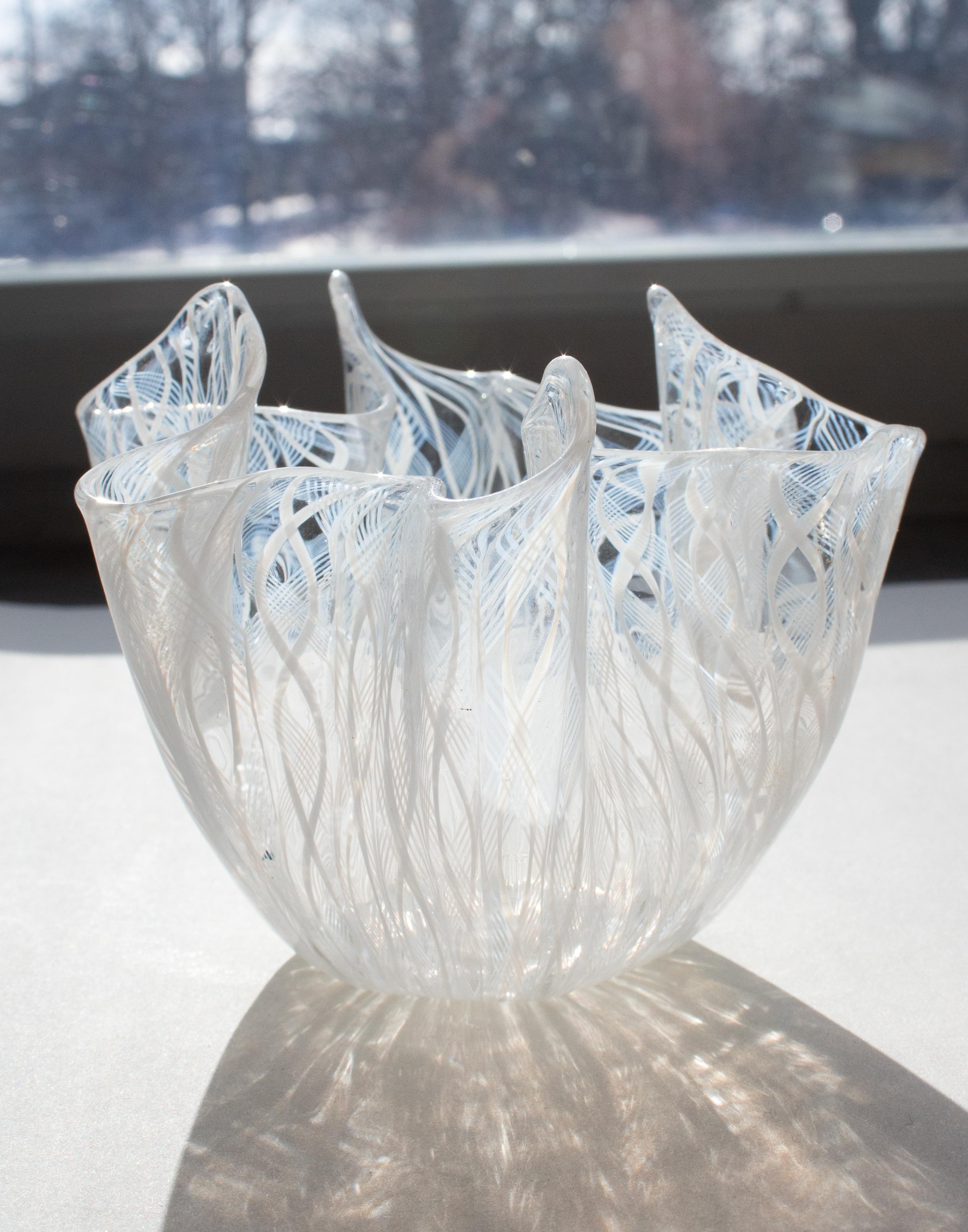 White Venini Handkerchief Bowl, Zanfirico Filigree Glass, Venini Murano In Good Condition For Sale In Stockholm, SE