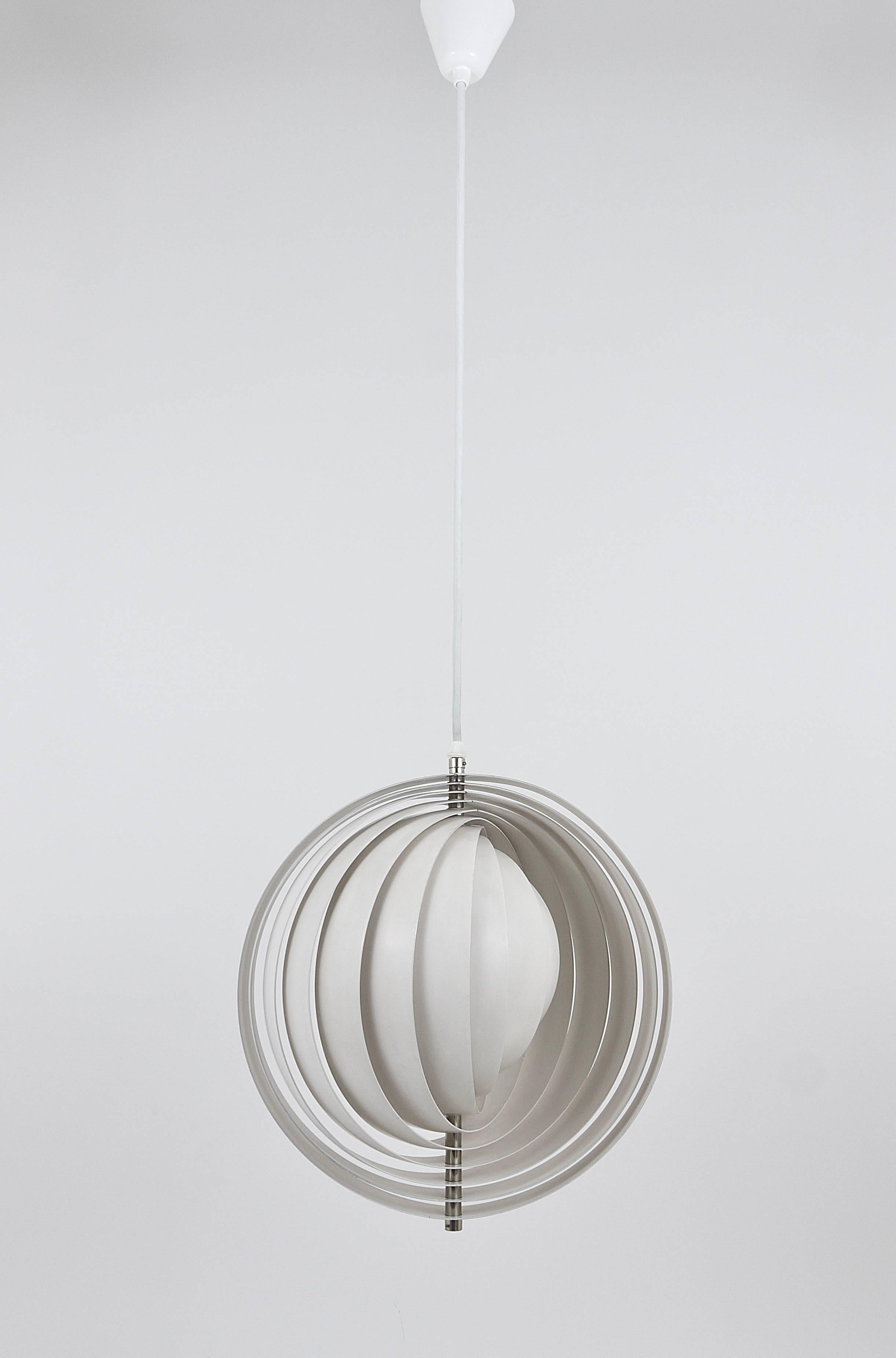 Danish White Verner Panton Op-Art Moon Lamp Visor Lamp, Louis Poulsen, Denmark, 1960s For Sale