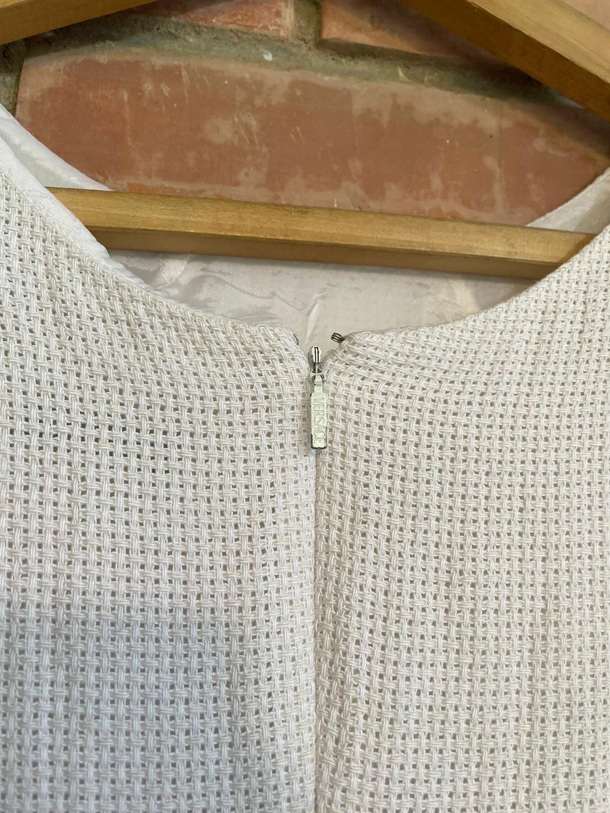 White Versace dress in cotton with silk details In Excellent Condition For Sale In Carnate, IT