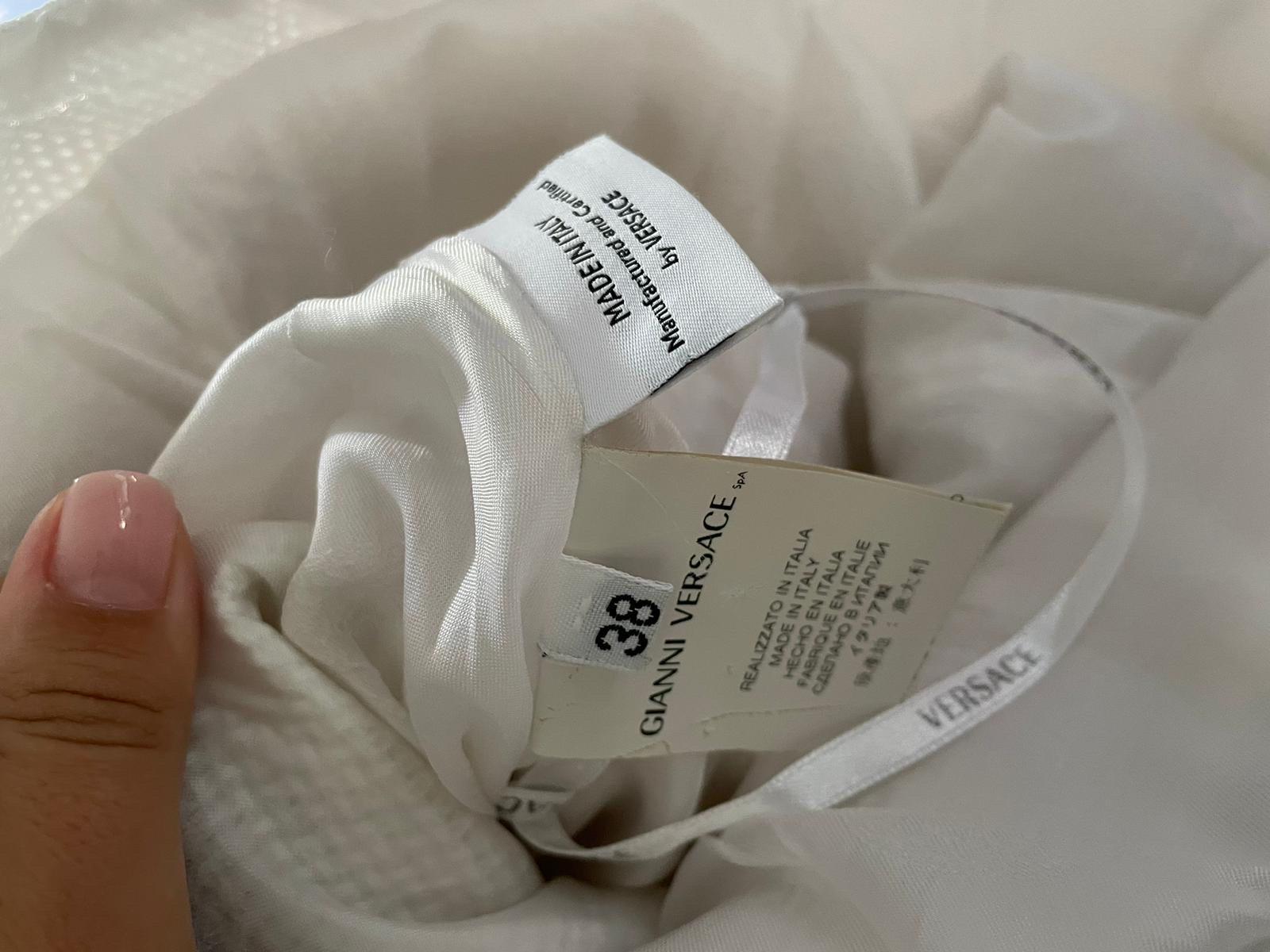 Women's or Men's White Versace dress in cotton with silk details For Sale