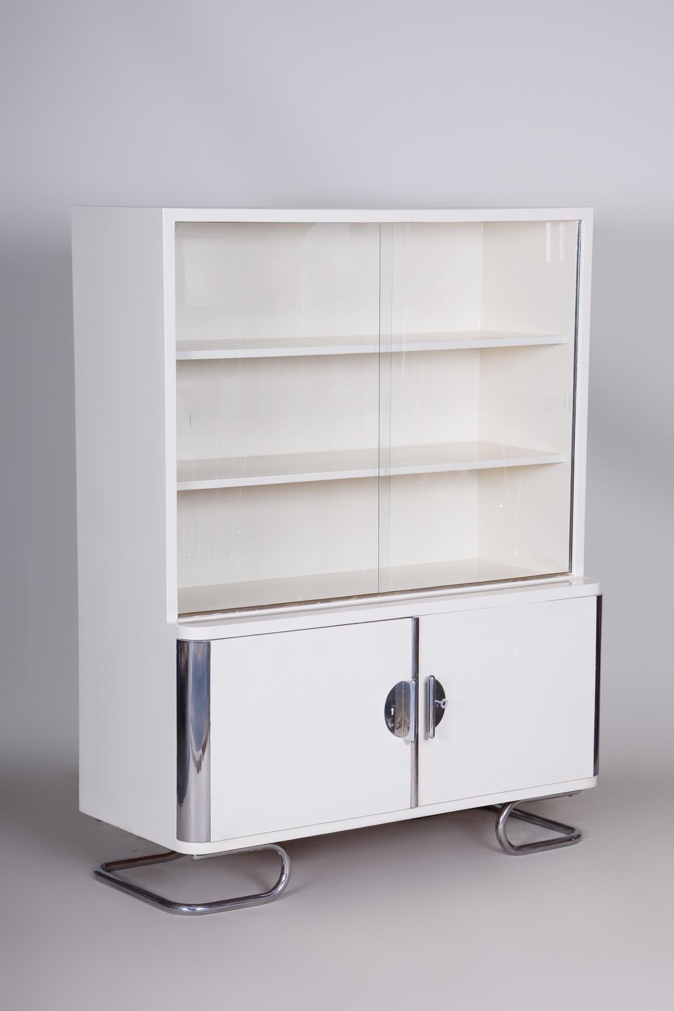 Weißes verchromtes Bauhaus-Bücherregal im Vintage-Stil, hergestellt von Vichr und Spol, 1930er Jahre im Zustand „Gut“ im Angebot in Brandys nad Labem, Středočeský kraj