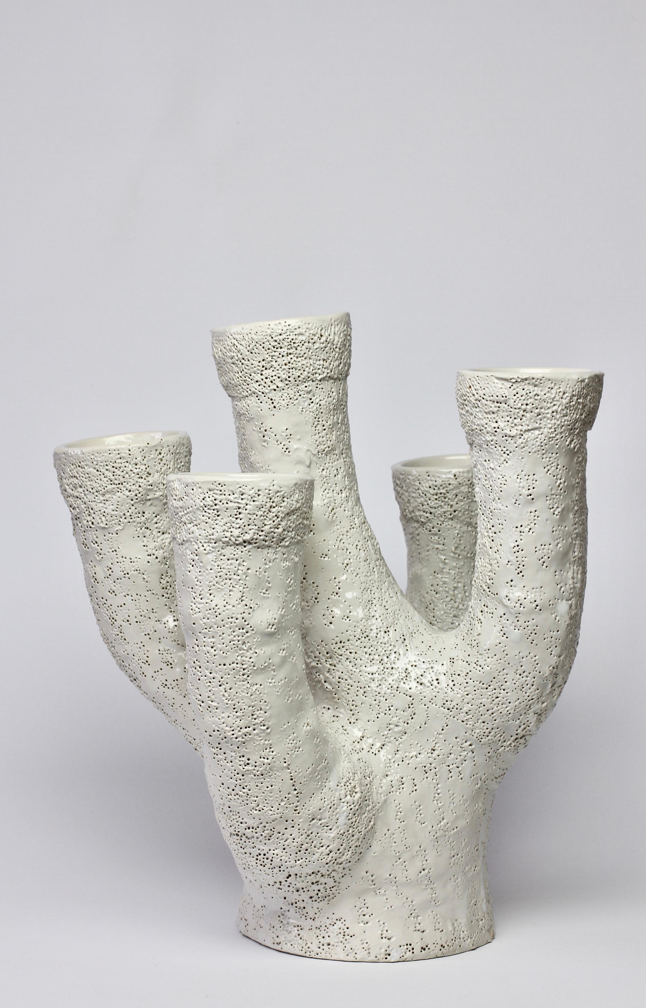 Weißer weißer Vintage-Kerzenständer oder -Kerzenständer aus europäischer Keramik, Koral (20. Jahrhundert) im Angebot