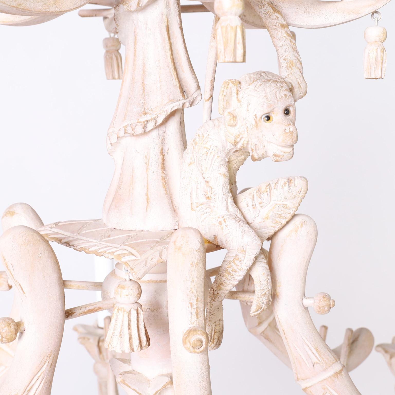 italien Lustre blanc vintage en forme de pagode avec singe en vente