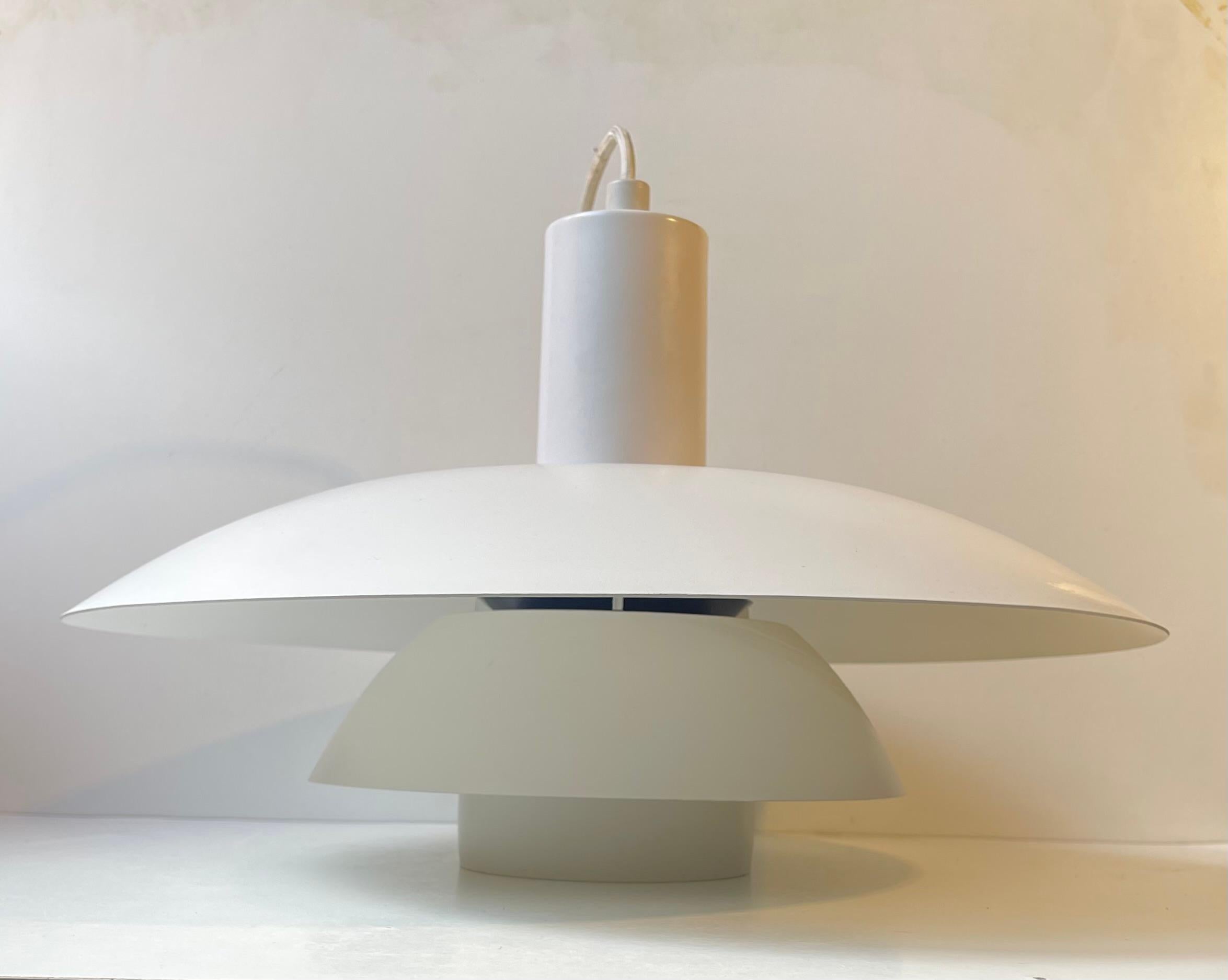 White Vintage PH 4.5/4 by Poul Henningsen for Louis Poulsen For Sale 2
