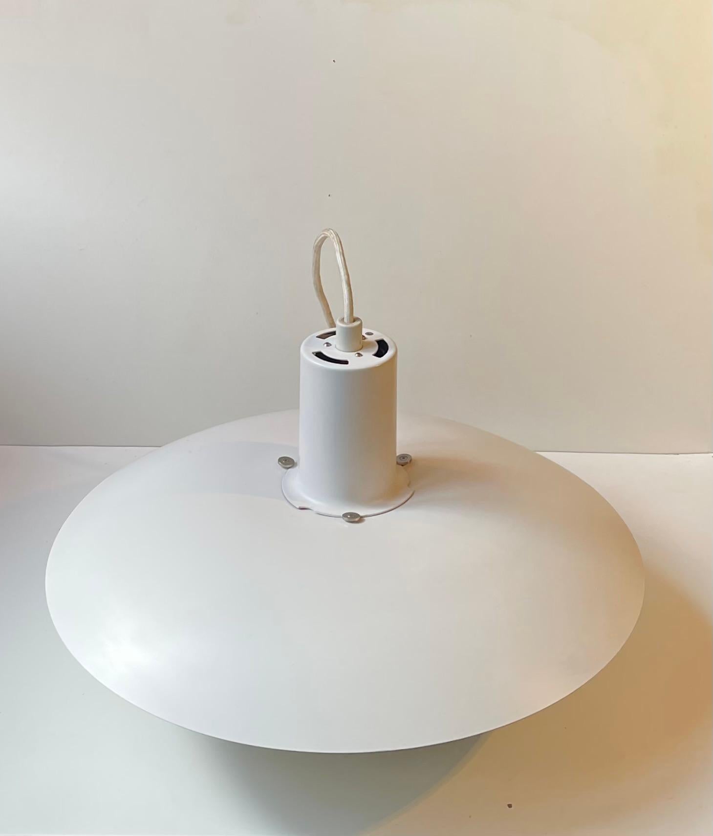 White Vintage PH 4.5/4 by Poul Henningsen for Louis Poulsen In Good Condition For Sale In Esbjerg, DK