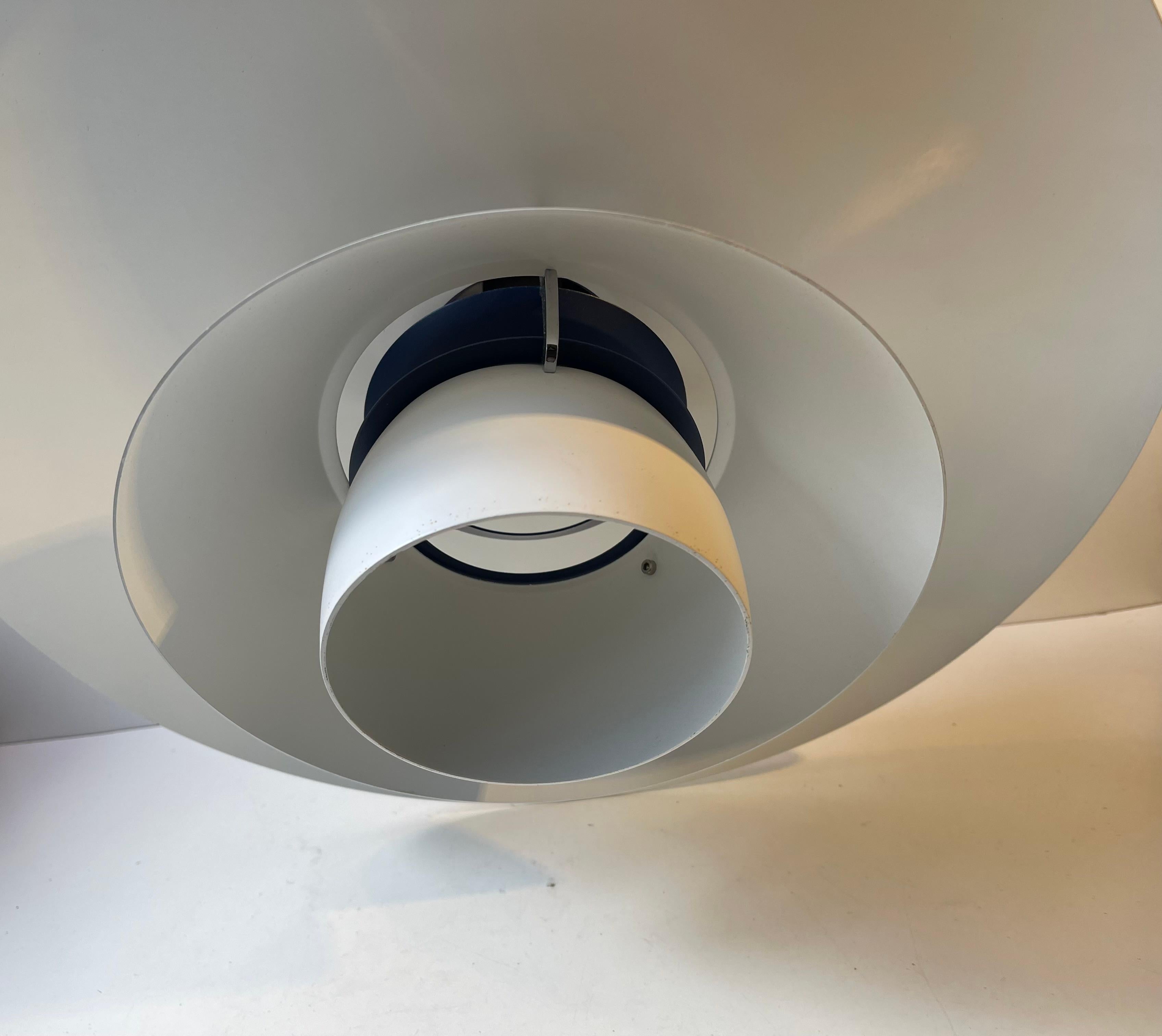 Late 20th Century White Vintage PH 4.5/4 by Poul Henningsen for Louis Poulsen For Sale