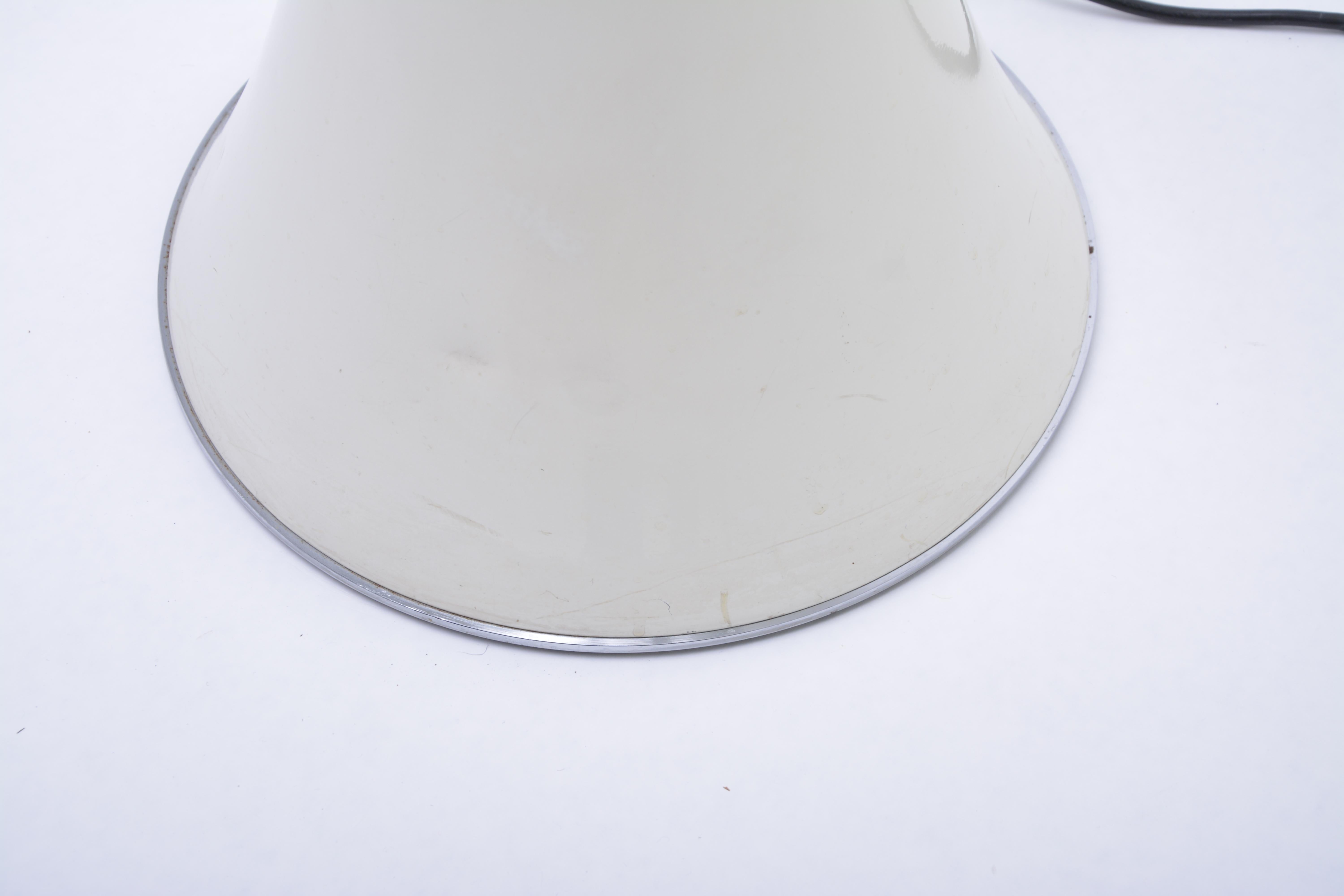 Metal White Vintage Pipistrello Lamp by Gae Aulenti for Martinelli Luce