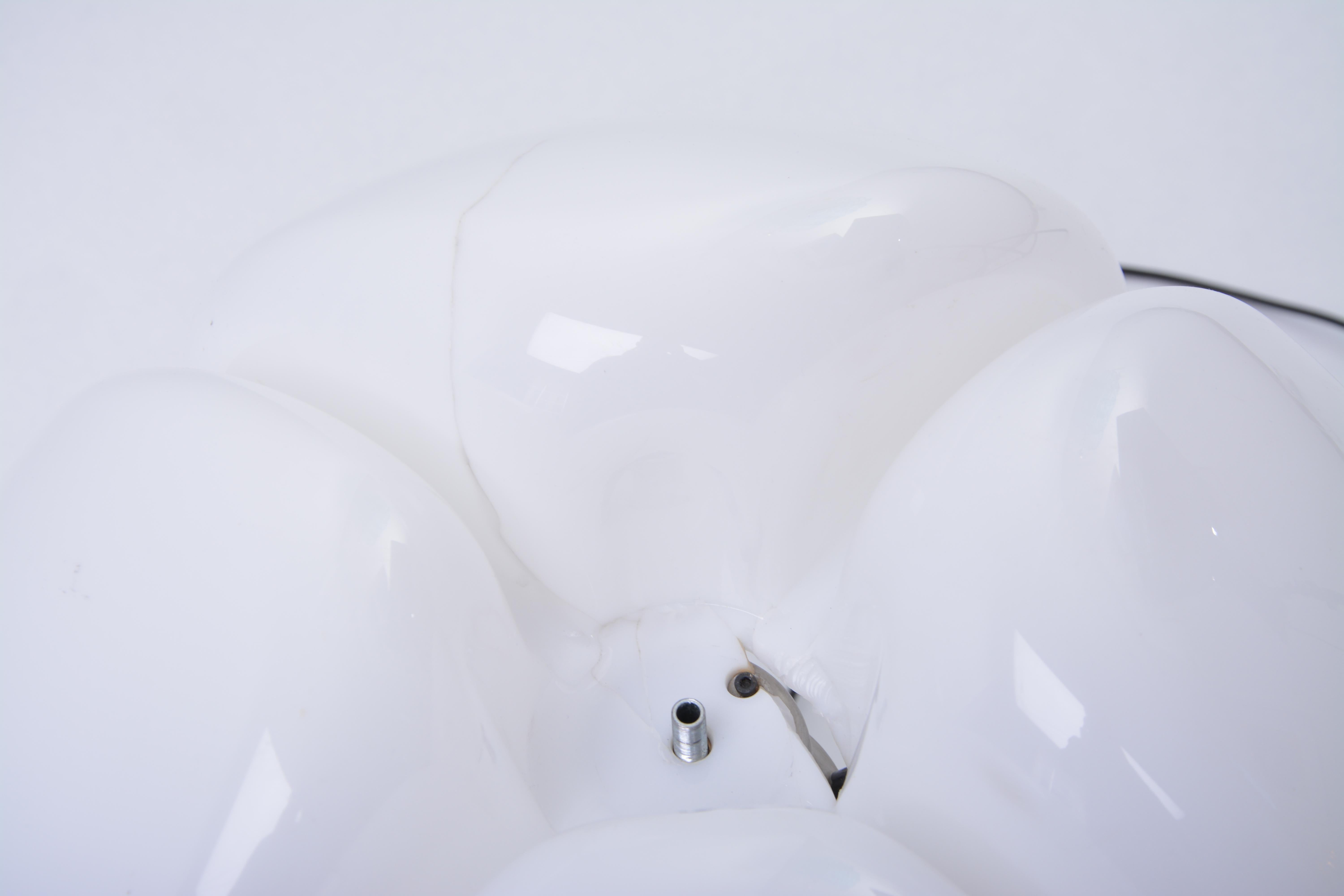 Mid-Century Modern White Vintage Pipistrello Lamp by Gae Aulenti for Martinelli Luce