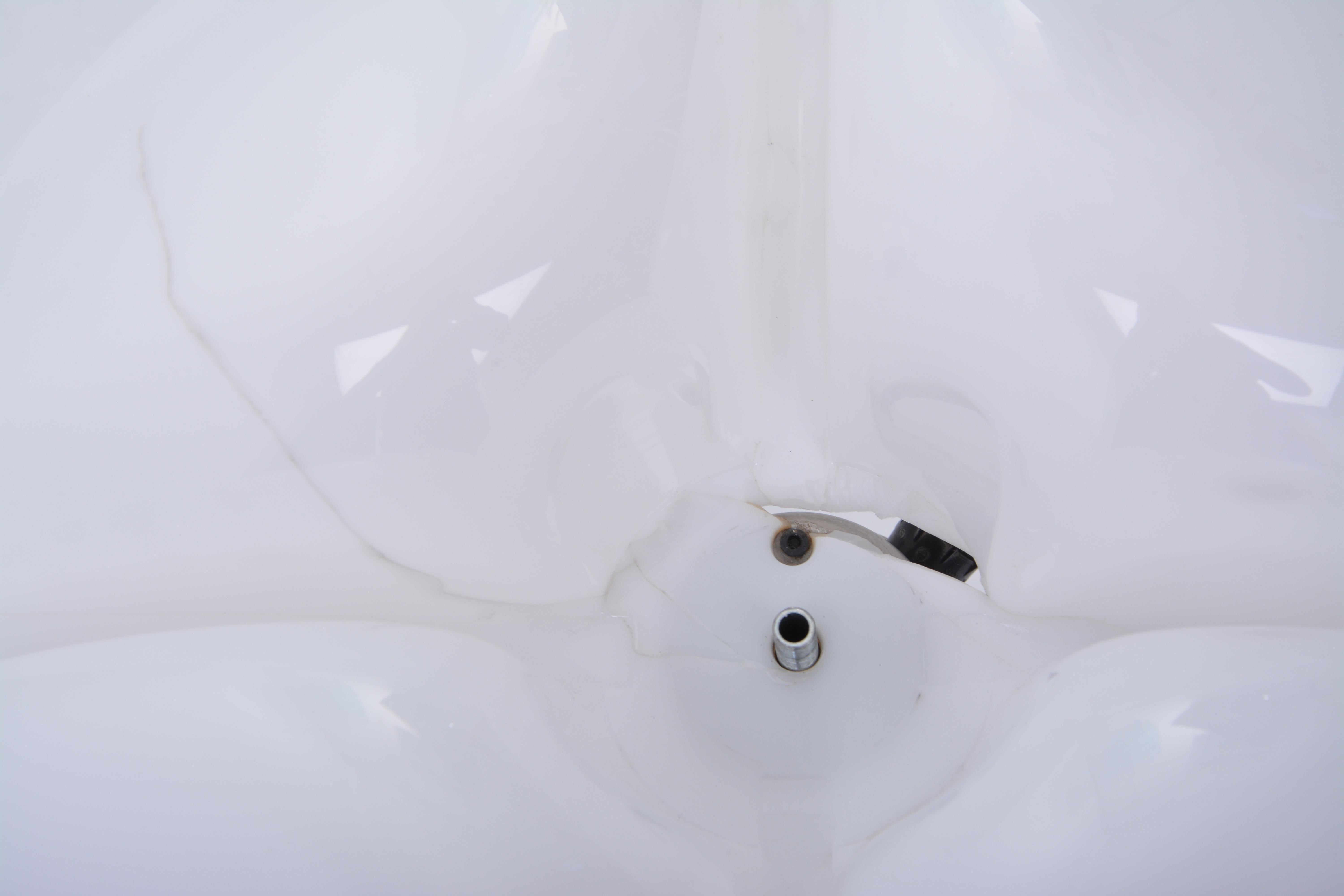 Italian White Vintage Pipistrello Lamp by Gae Aulenti for Martinelli Luce