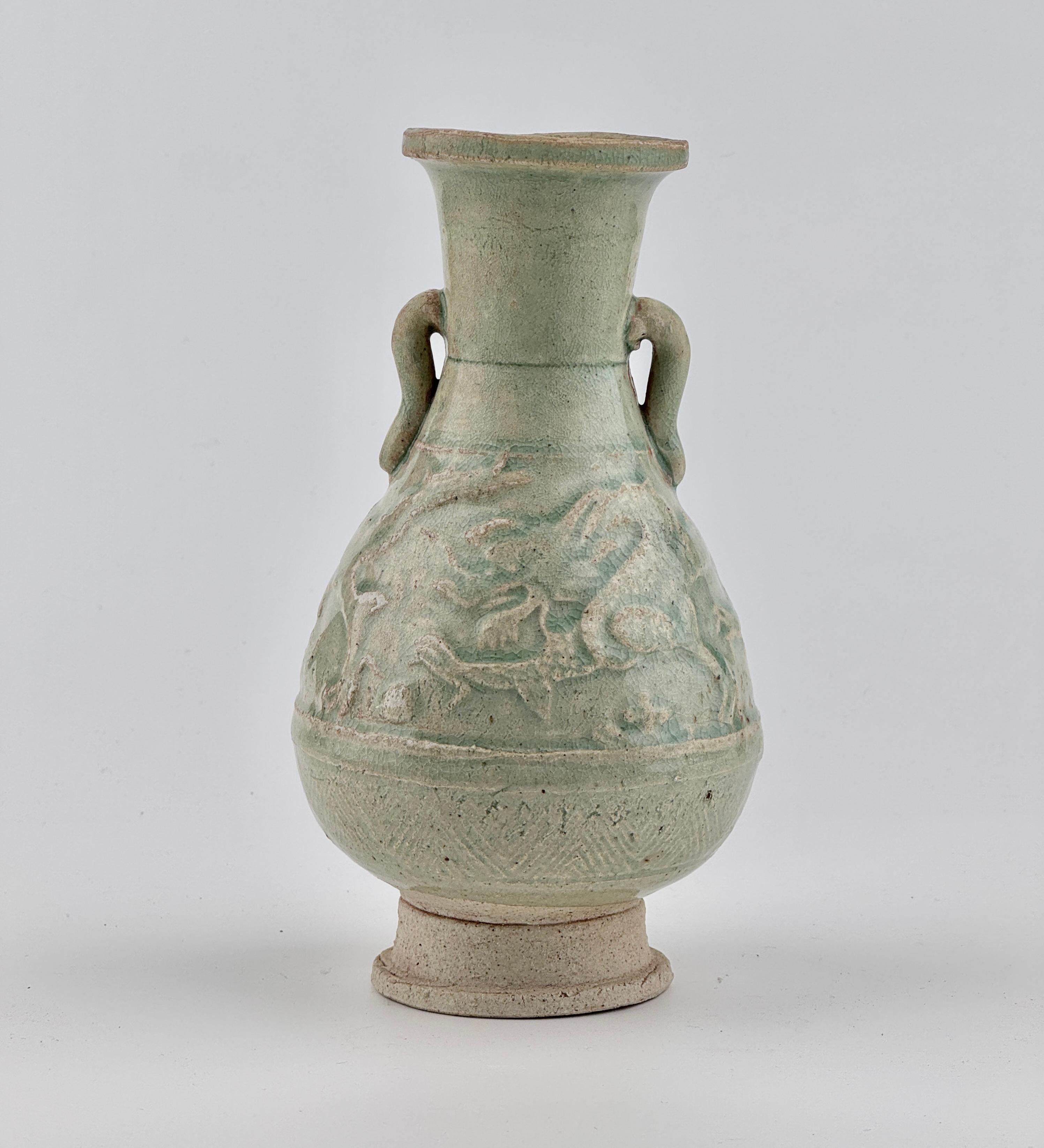 Hong Kong White Ware with two dragons, Yuan Dynasty, 13-14th century For Sale