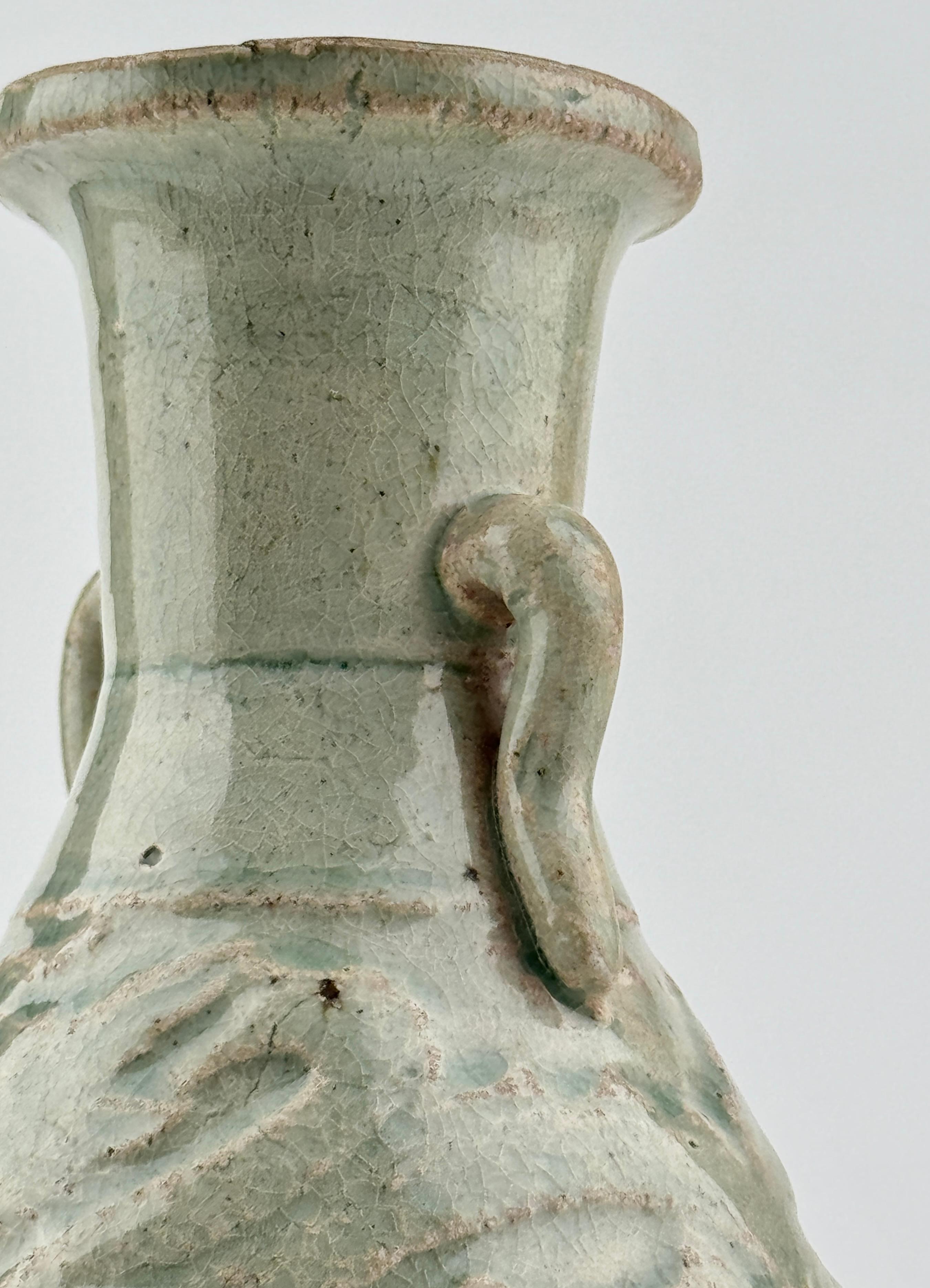 White Ware with two dragons, Yuan Dynasty, 13-14th century In Good Condition For Sale In seoul, KR