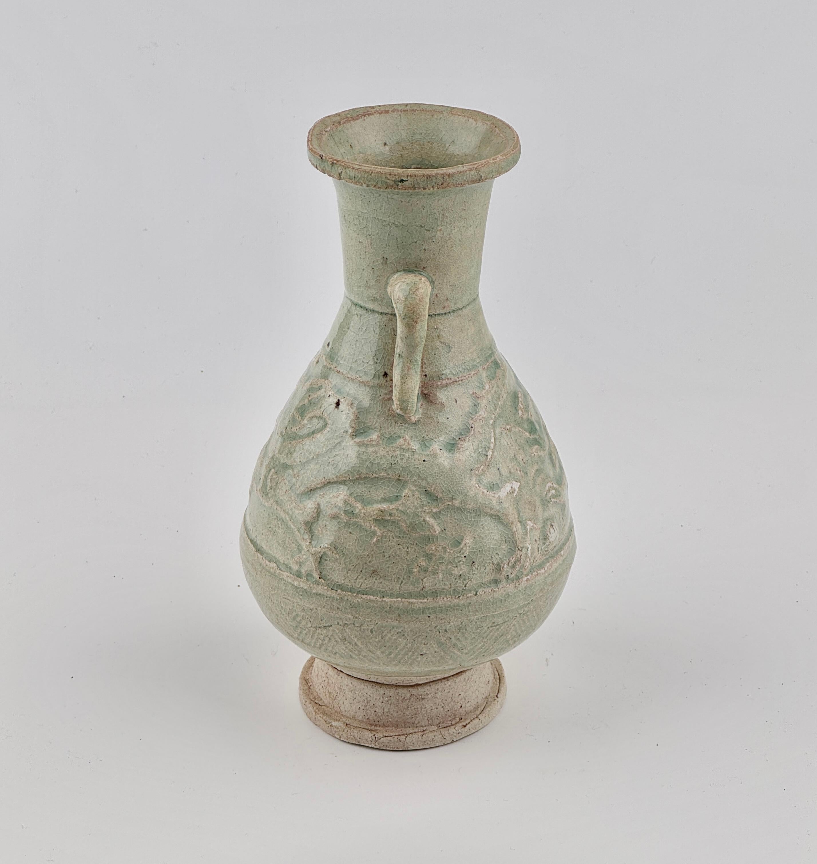 White Ware with two dragons, Yuan Dynasty, 13-14th century For Sale 1