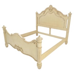 Tête de lit King Size Spanish Colonial sculptée, finition White Wash Pickled MINT