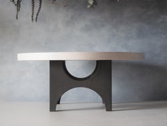 Couchtisch aus weiß gewaschener Buche, indischer Tintenholzsockel, rund, MSJ Furniture Studio