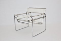 White Wassili Lounge Chair B 3 by Marcel Breuer Bauhaus Style