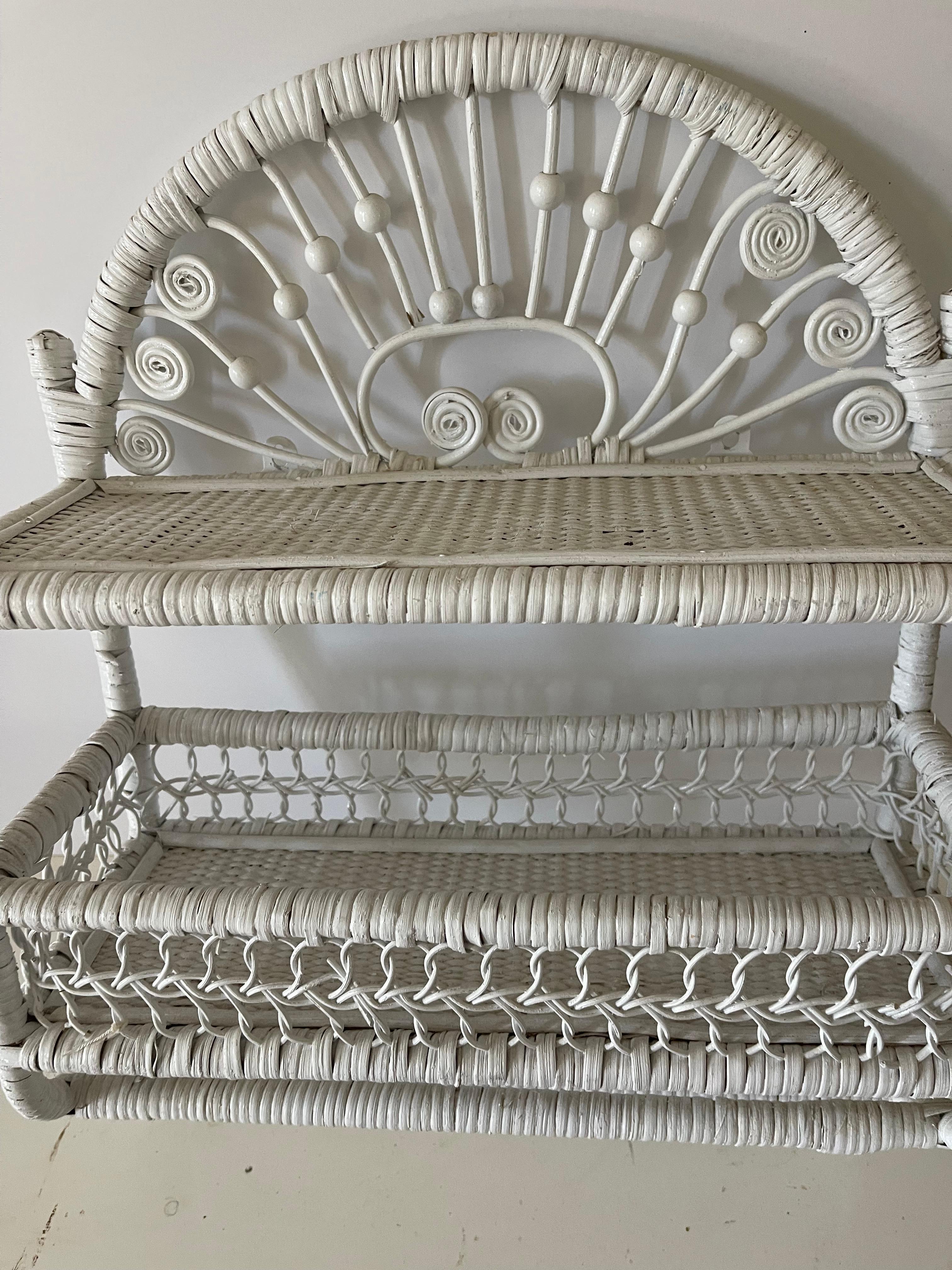 White Wicker Small Wall Shelf In Good Condition For Sale In Boca Raton, FL