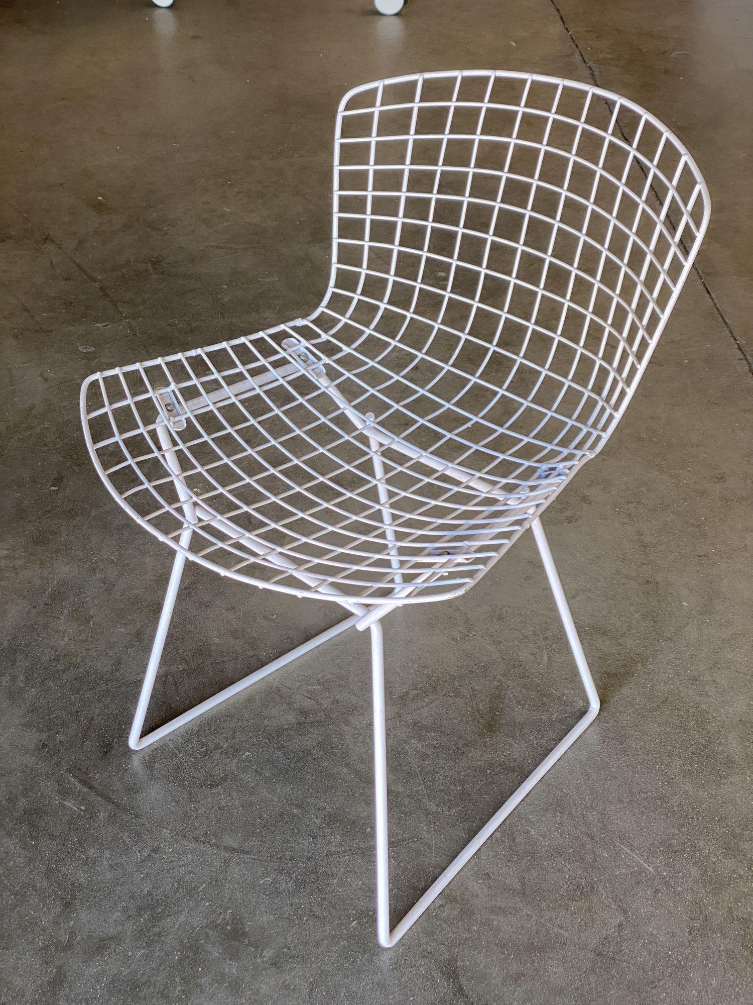 Metal White Wire Side Chair by Harry Bertoia for Knoll, 1952 Set of 4 For Sale