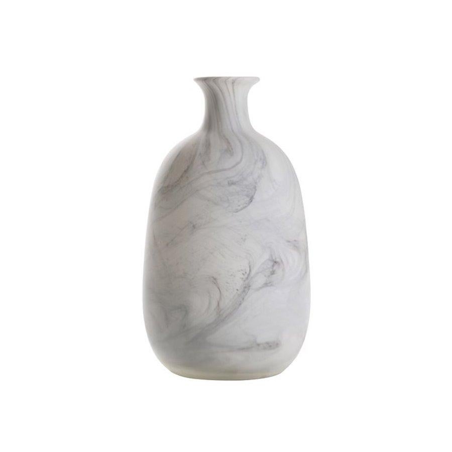 Contemporary Indian white with grey marble design glass vase.
Matte finish exterior.
Available in three sizes (S5871/3 ).
