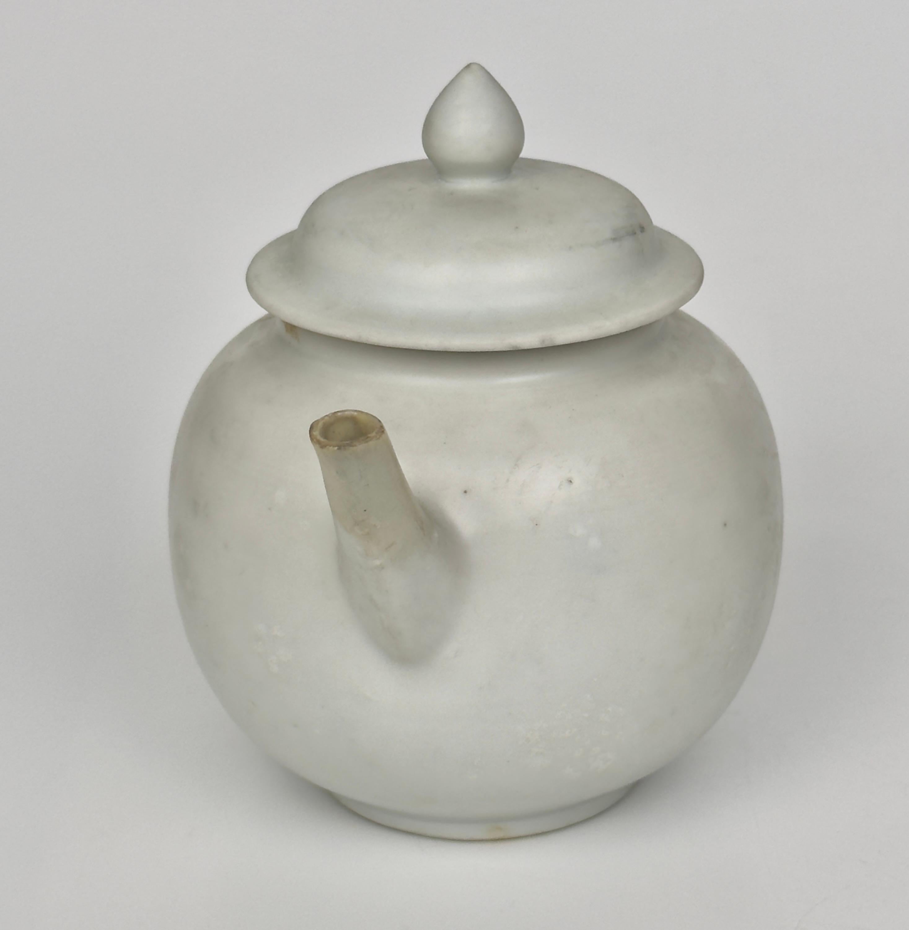 Servizio da tè bianco con smalto sovrasmaltato Circa 1725, dinastia Qing, regno Yongzheng in vendita 7