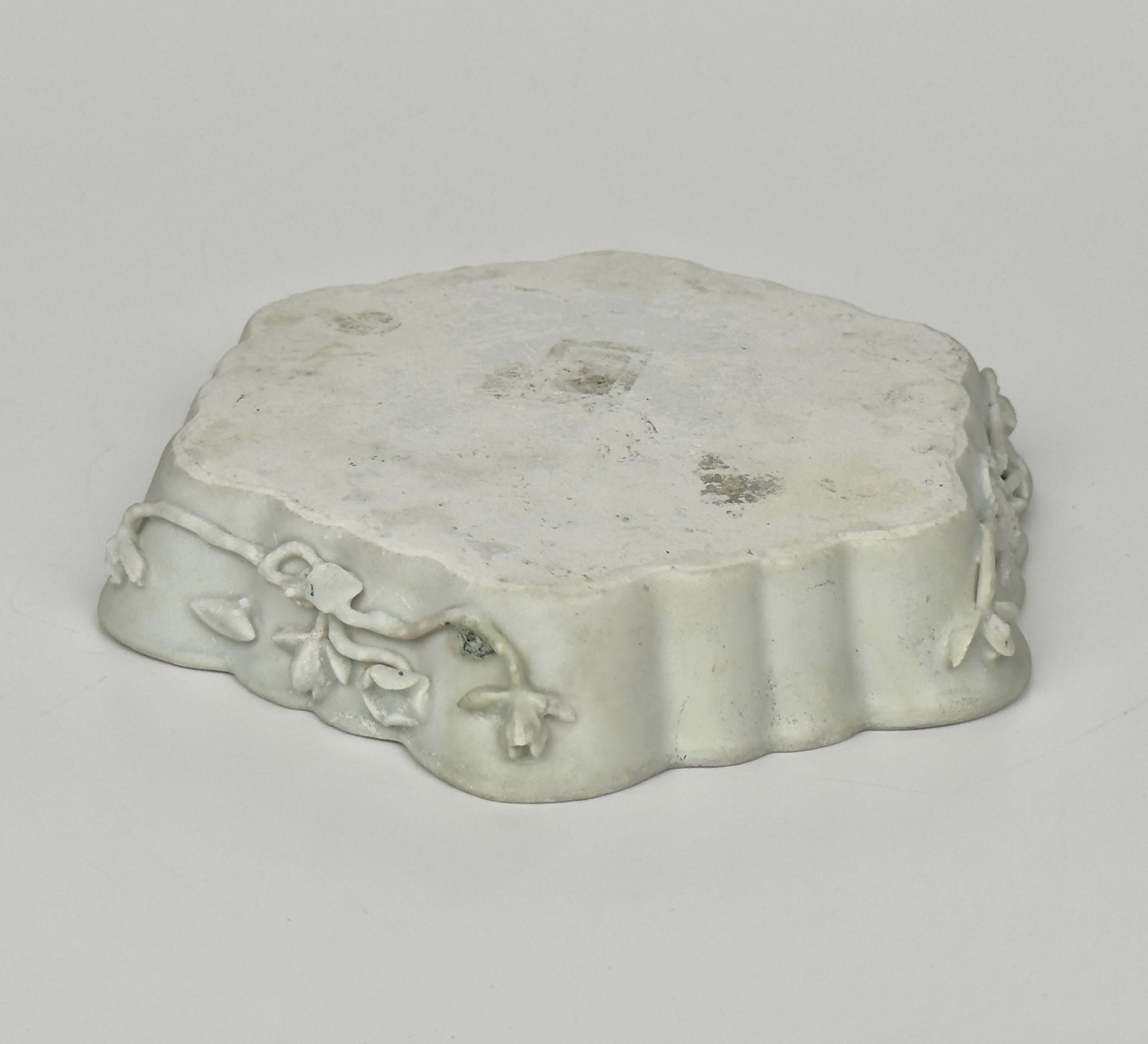 Servizio da tè bianco con smalto sovrasmaltato Circa 1725, dinastia Qing, regno Yongzheng in vendita 2