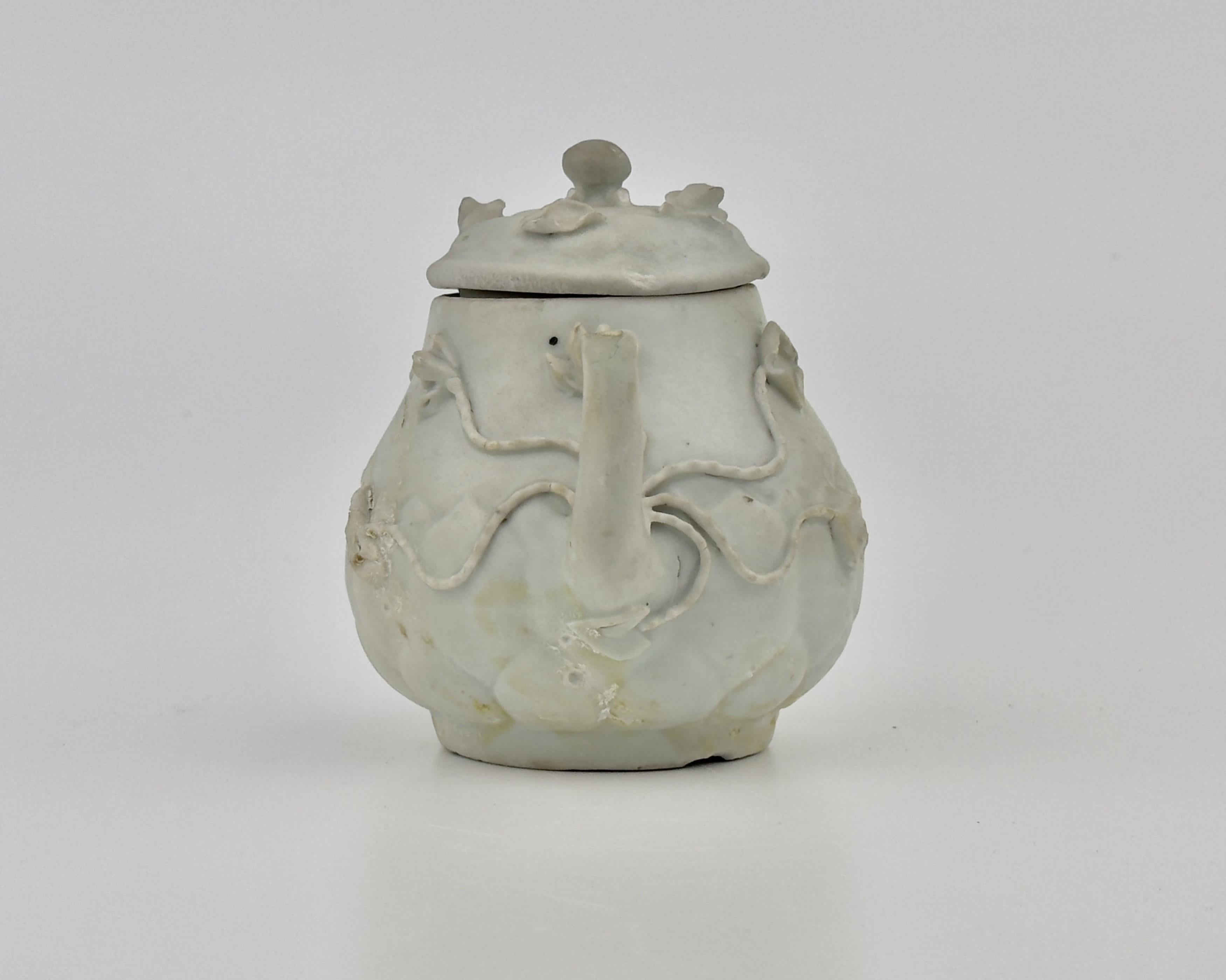 Chinese White with Overglaze Enamel Teapot Circa 1725, Qing Dynasty, Yongzheng Reign For Sale