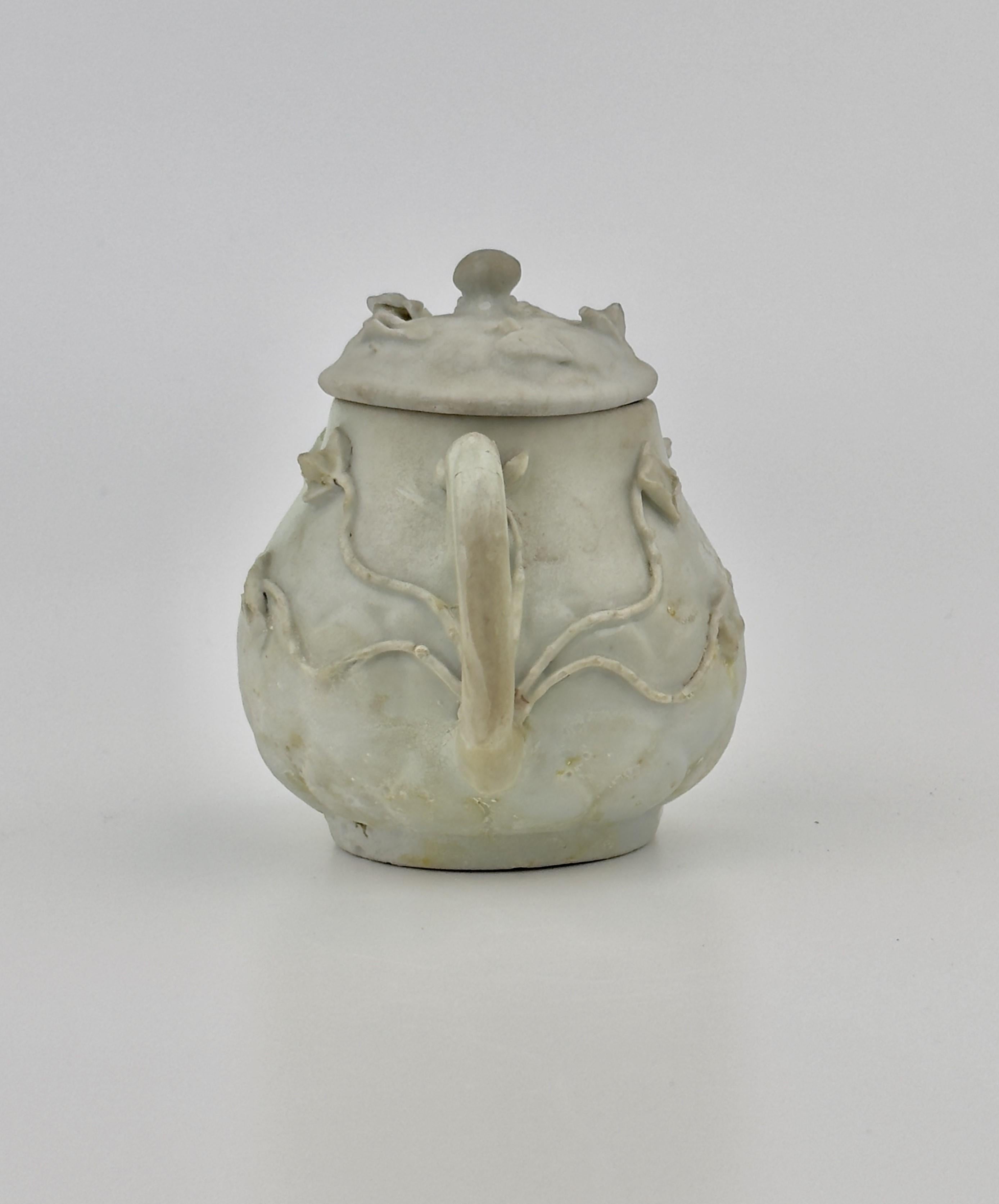 Ceramic White with Overglaze Enamel Teapot Circa 1725, Qing Dynasty, Yongzheng Reign For Sale