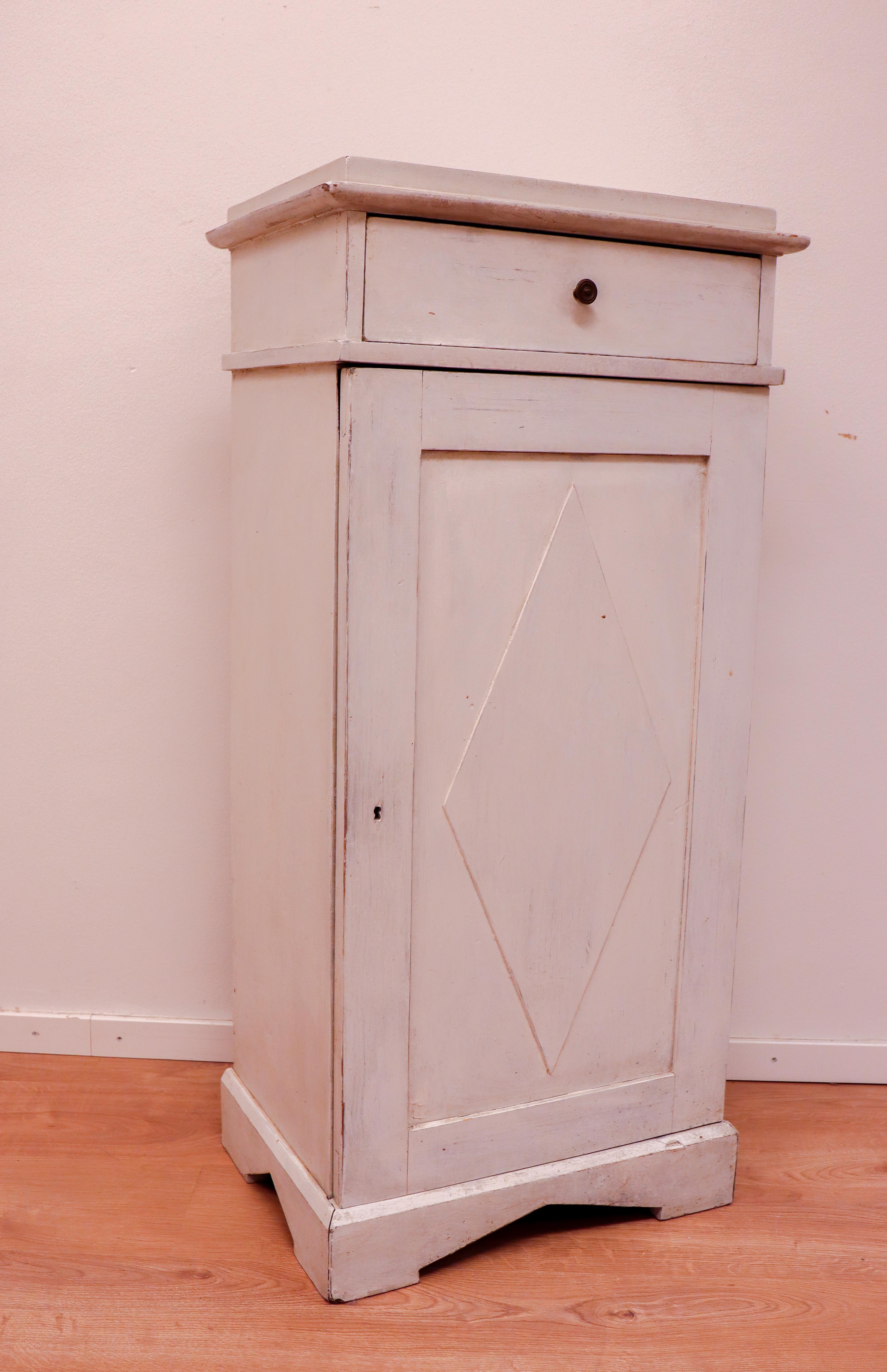 Cabinet en bois blanc - Suède Gustavienne 19ème siècle Bon état - En vente à Stockholm, SE