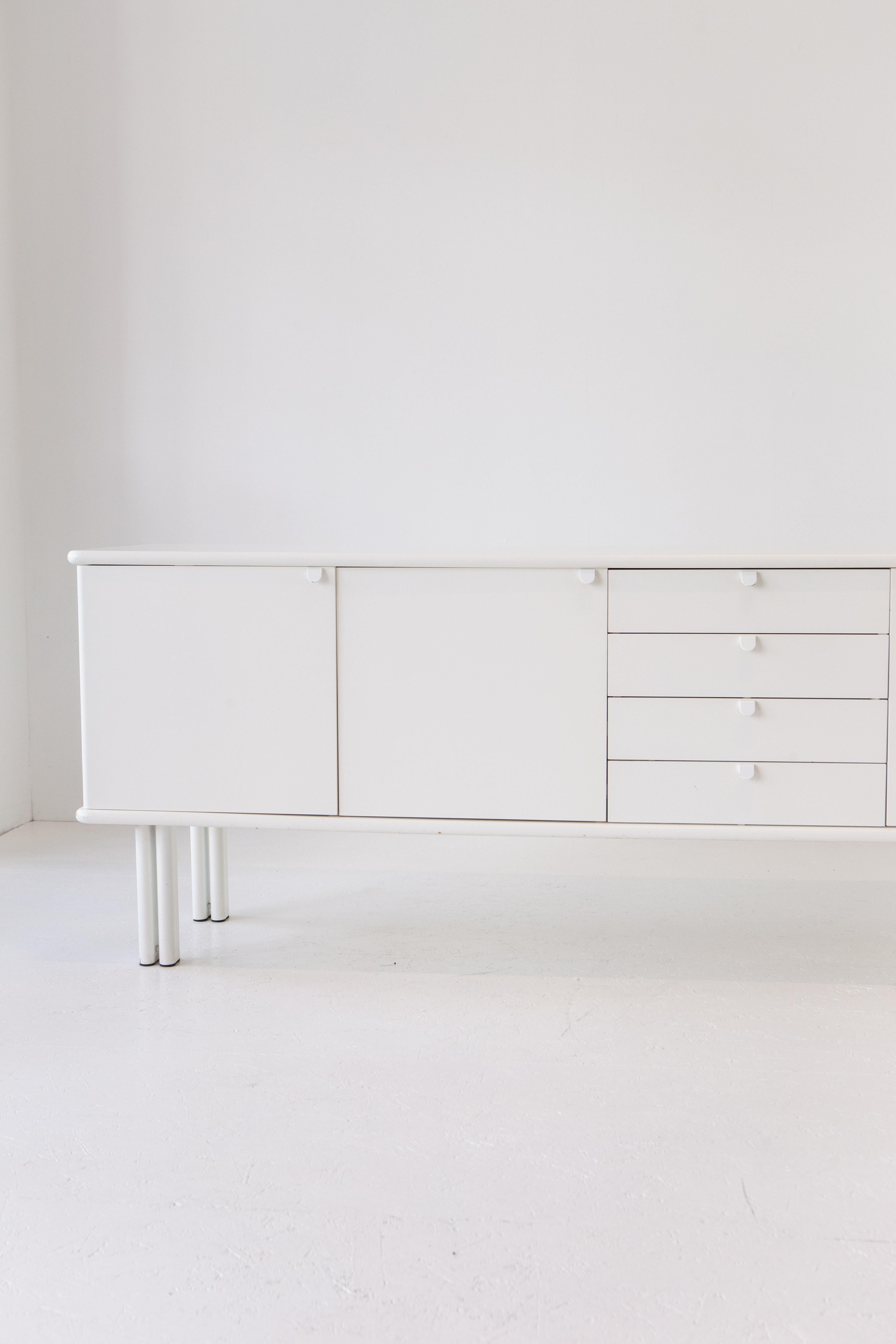 White wooden sideboard CRA 041 by Dick Spierenburg for Castelijn,  1980s In Good Condition For Sale In Den Haag, ZH