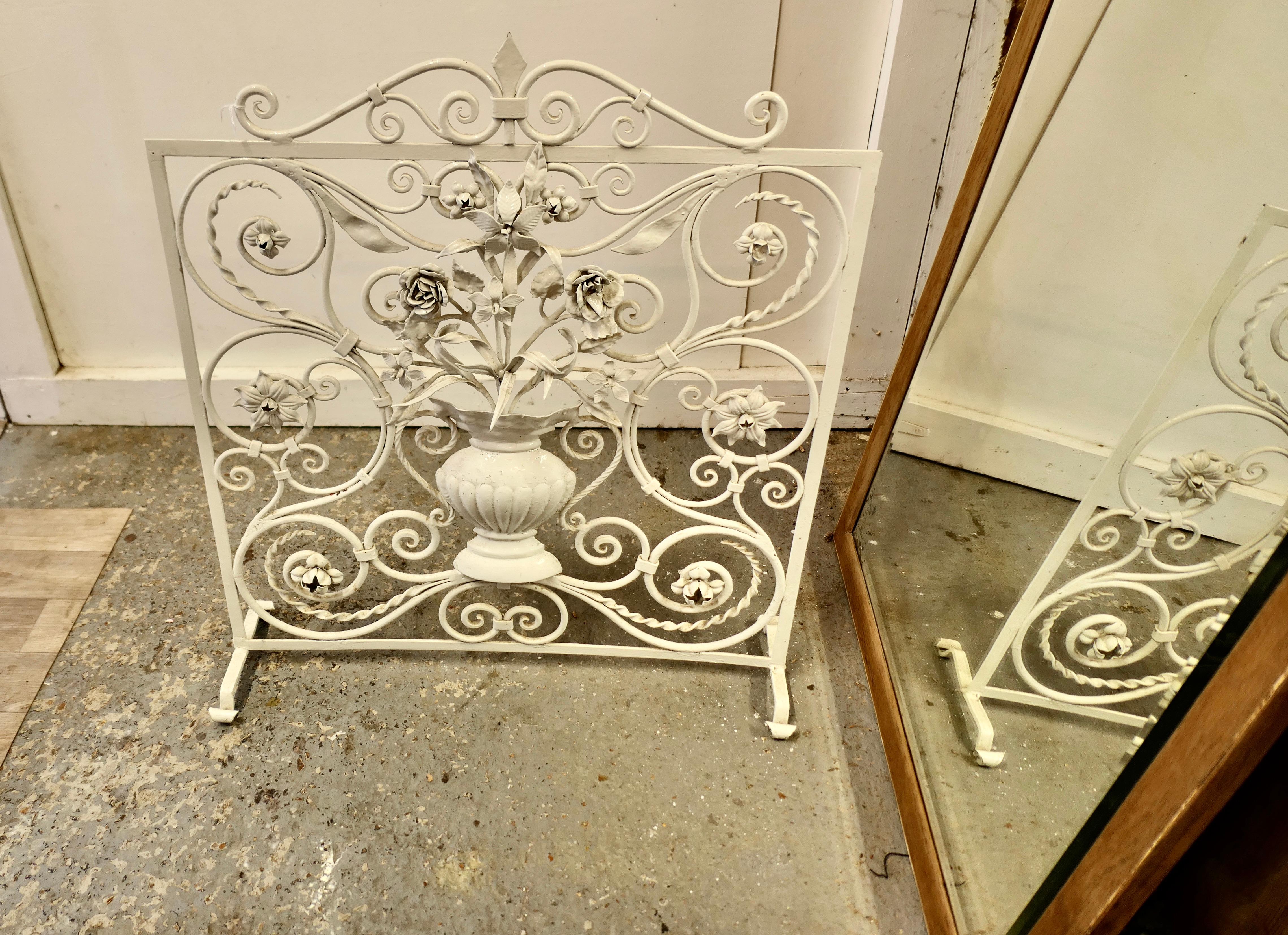 19th Century White Wrought Iron and Toleware Fire screen Decorated with Flowers For Sale