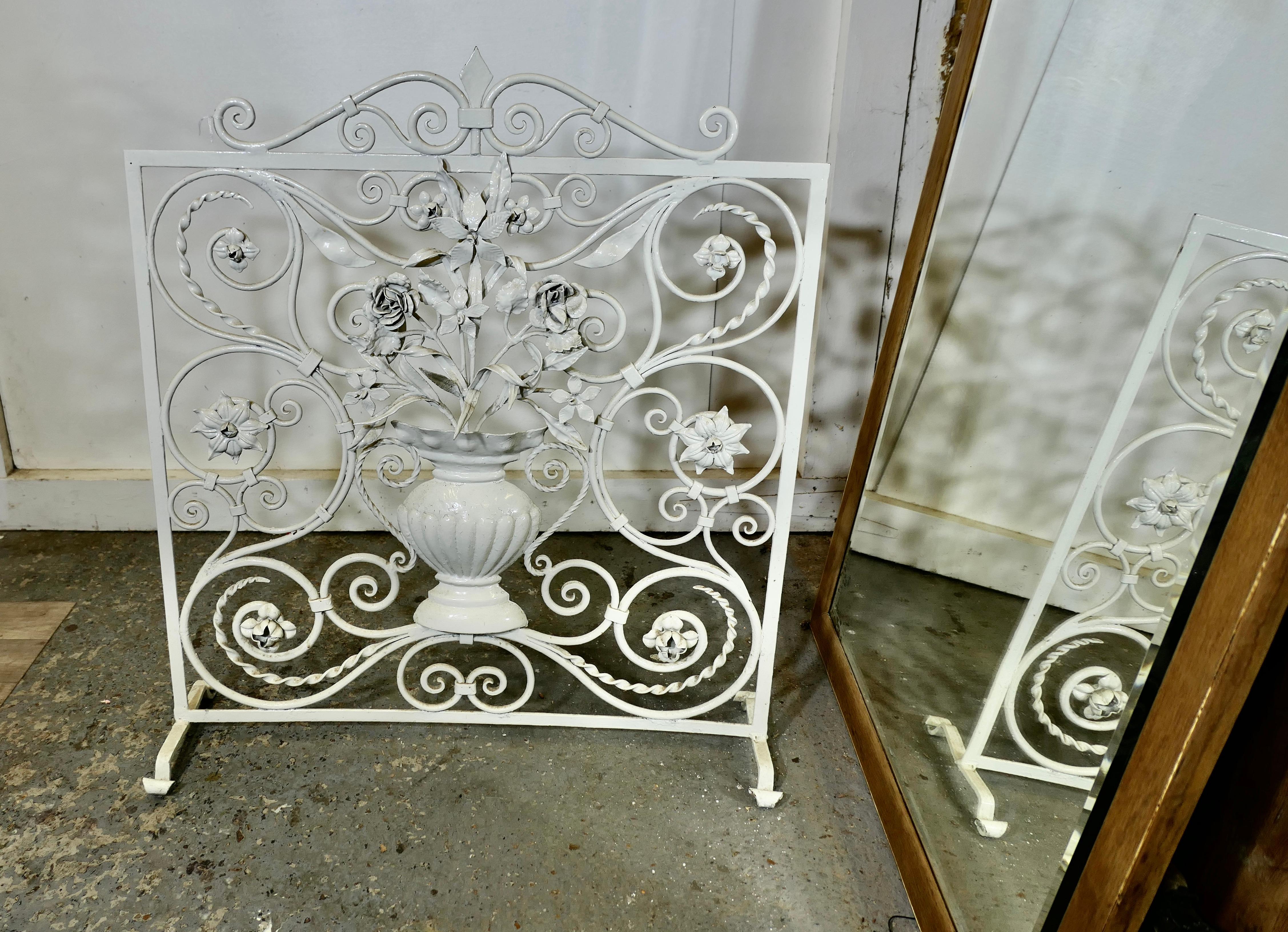 White Wrought Iron and Toleware Fire screen Decorated with Flowers For Sale 1