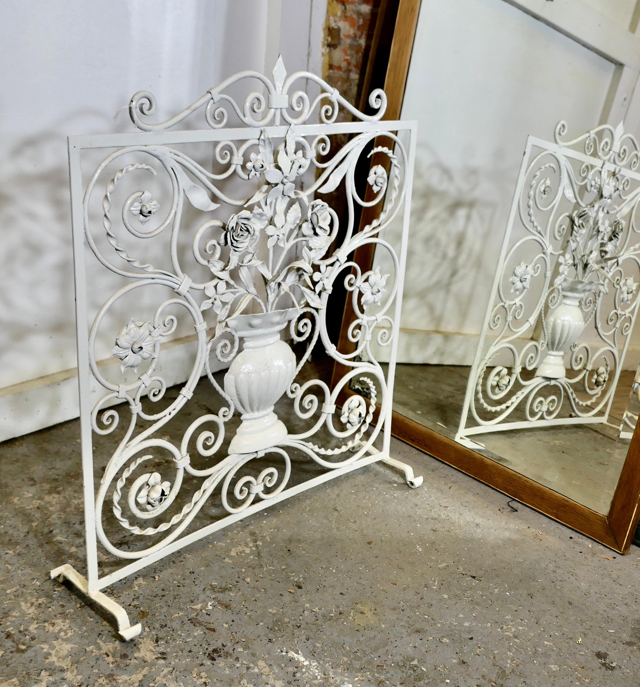 White Wrought Iron and Toleware Fire screen Decorated with Flowers For Sale 2